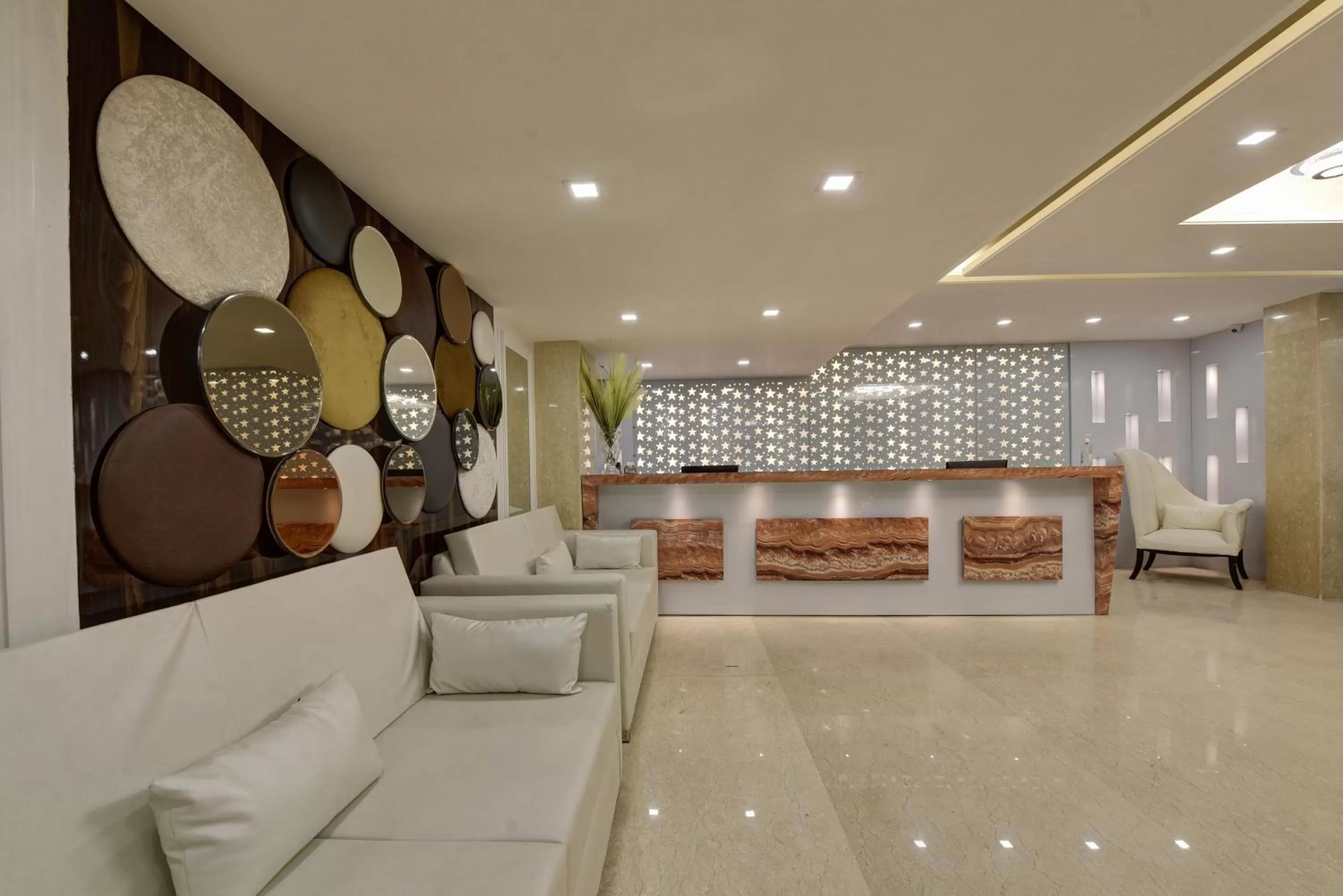 Lobby or reception in GOLDEN TREE