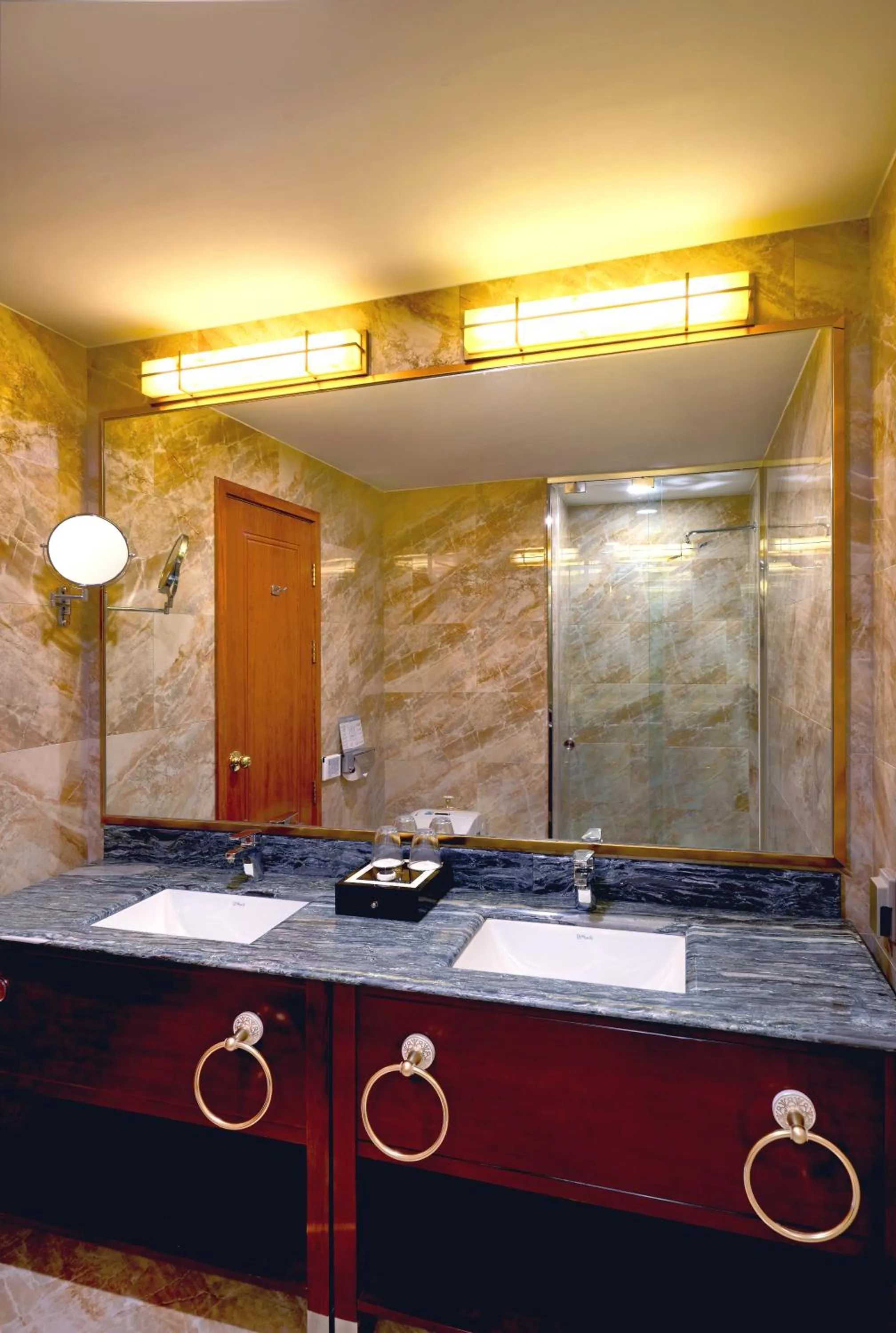 Toilet in GoldOne Hotel & Suites