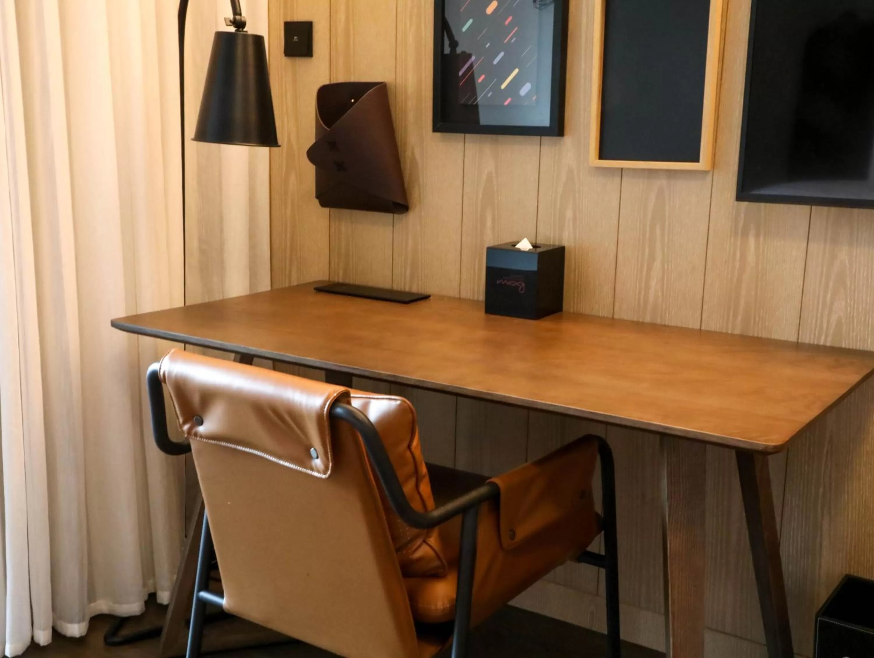 hair dresser in Moxy Shenzhen North Station