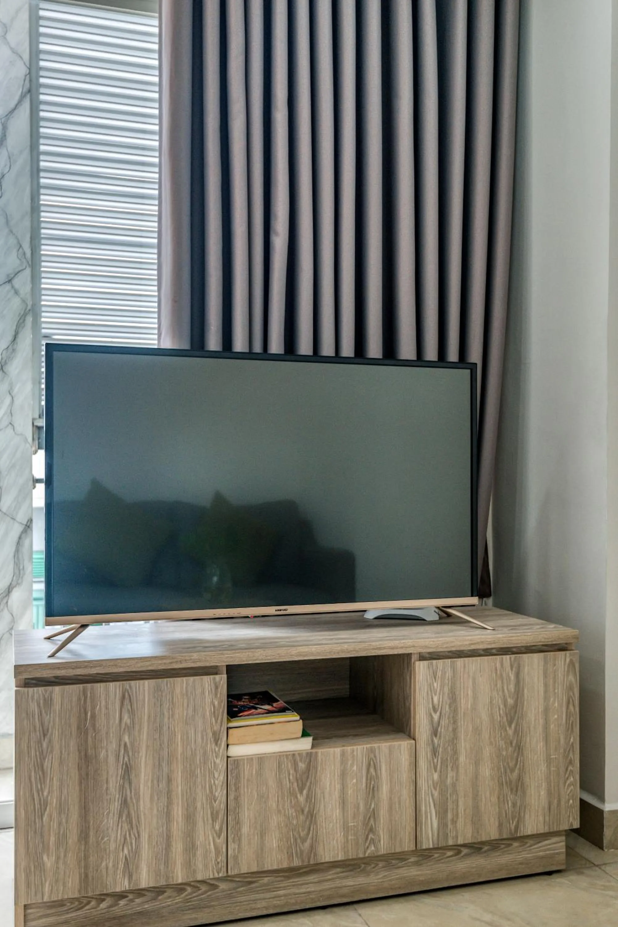 TV and multimedia in Cherry Hotel and Apartment