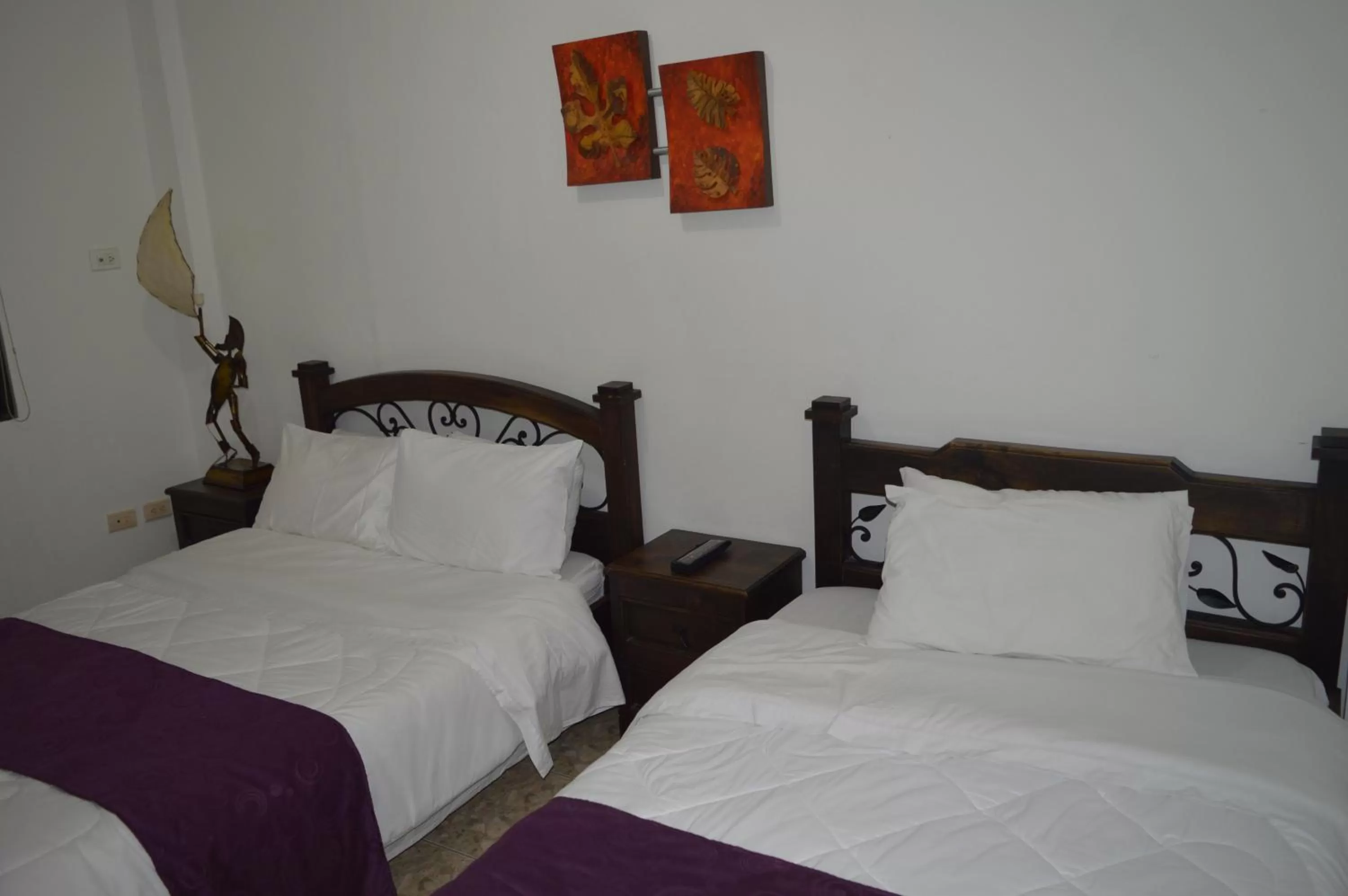 Photo of the whole room, Bed in Hotel Colonial Manizales
