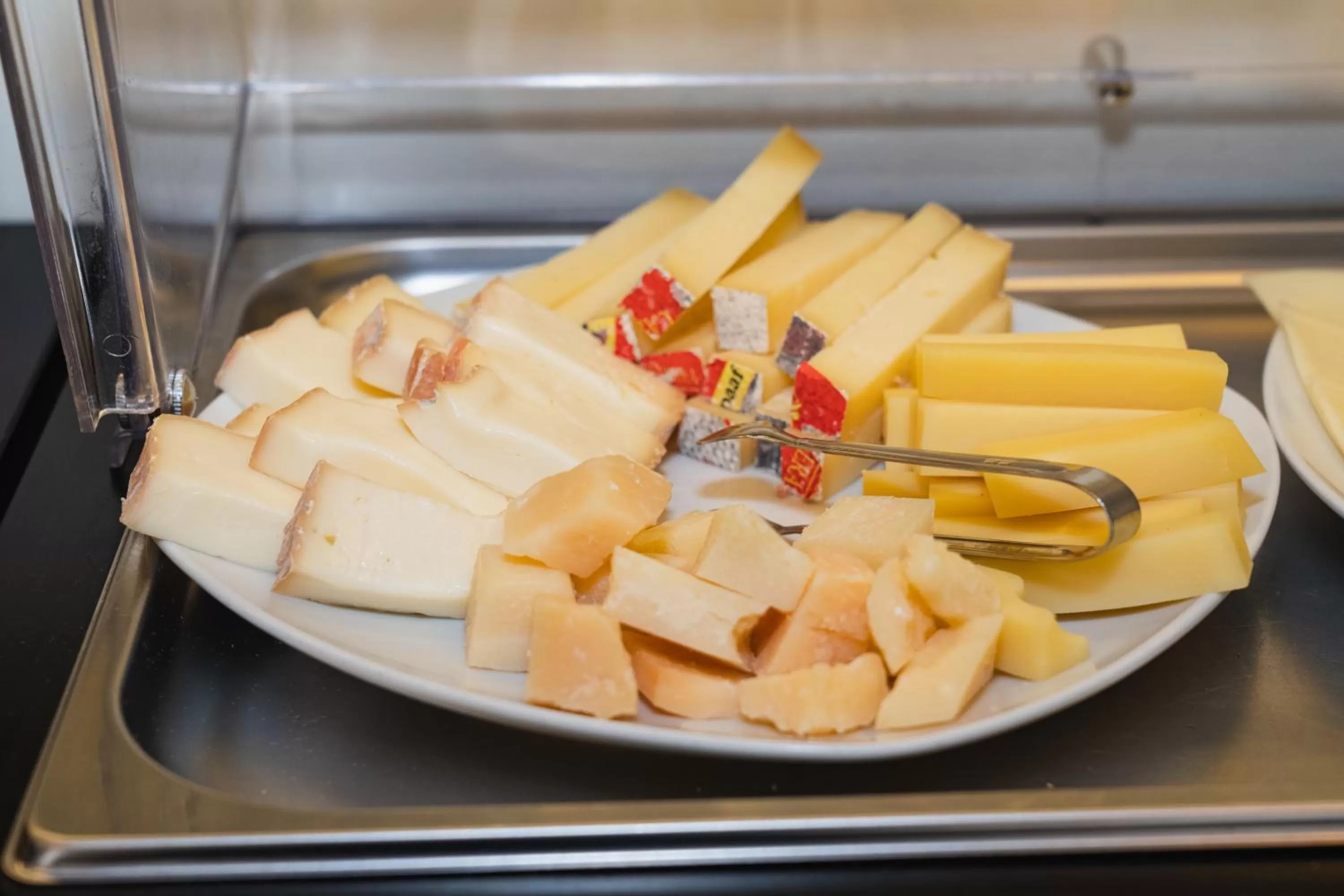 Buffet breakfast in Parini Hotel