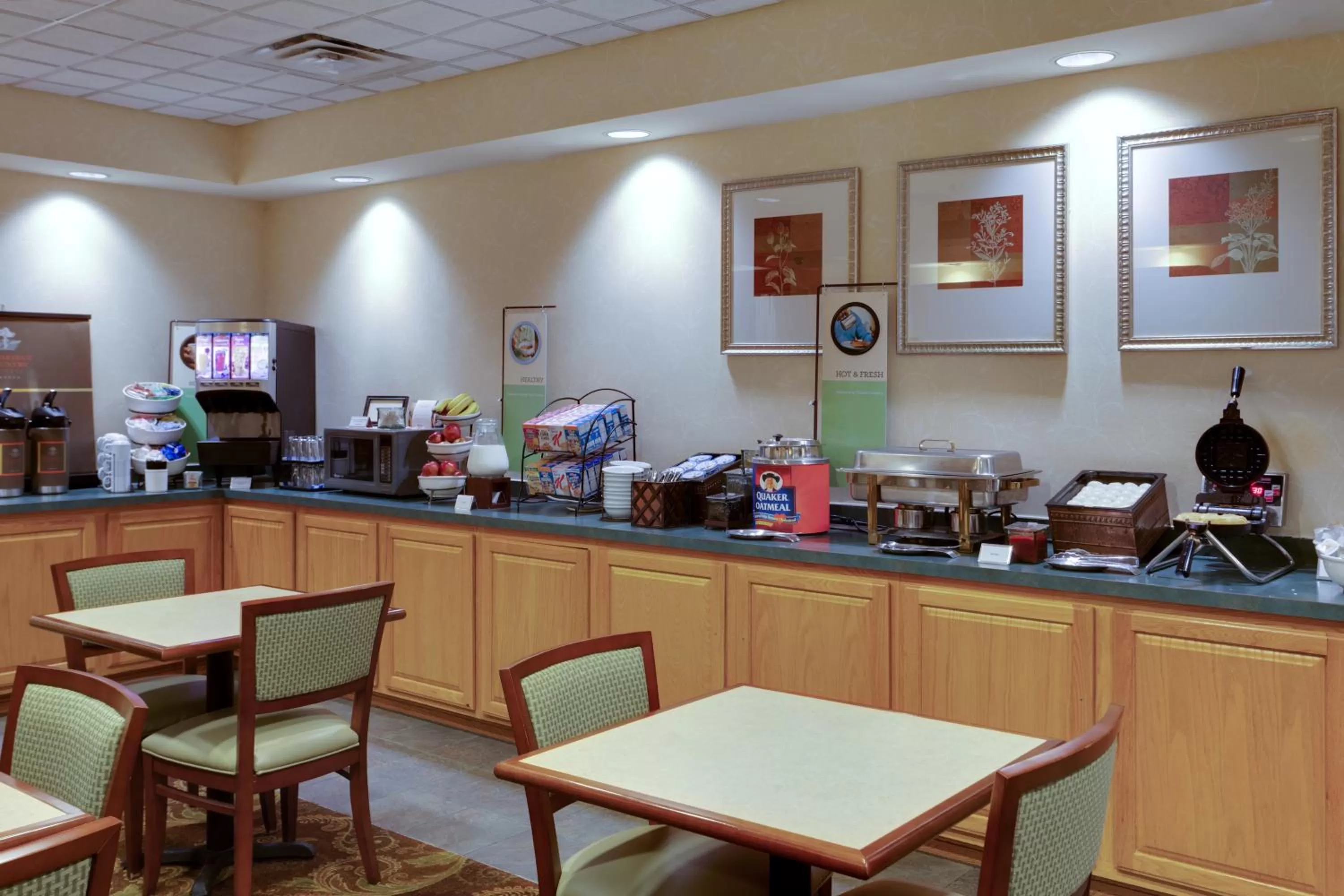 Food in Country Inn & Suites by Radisson, Bel Air-Aberdeen, MD