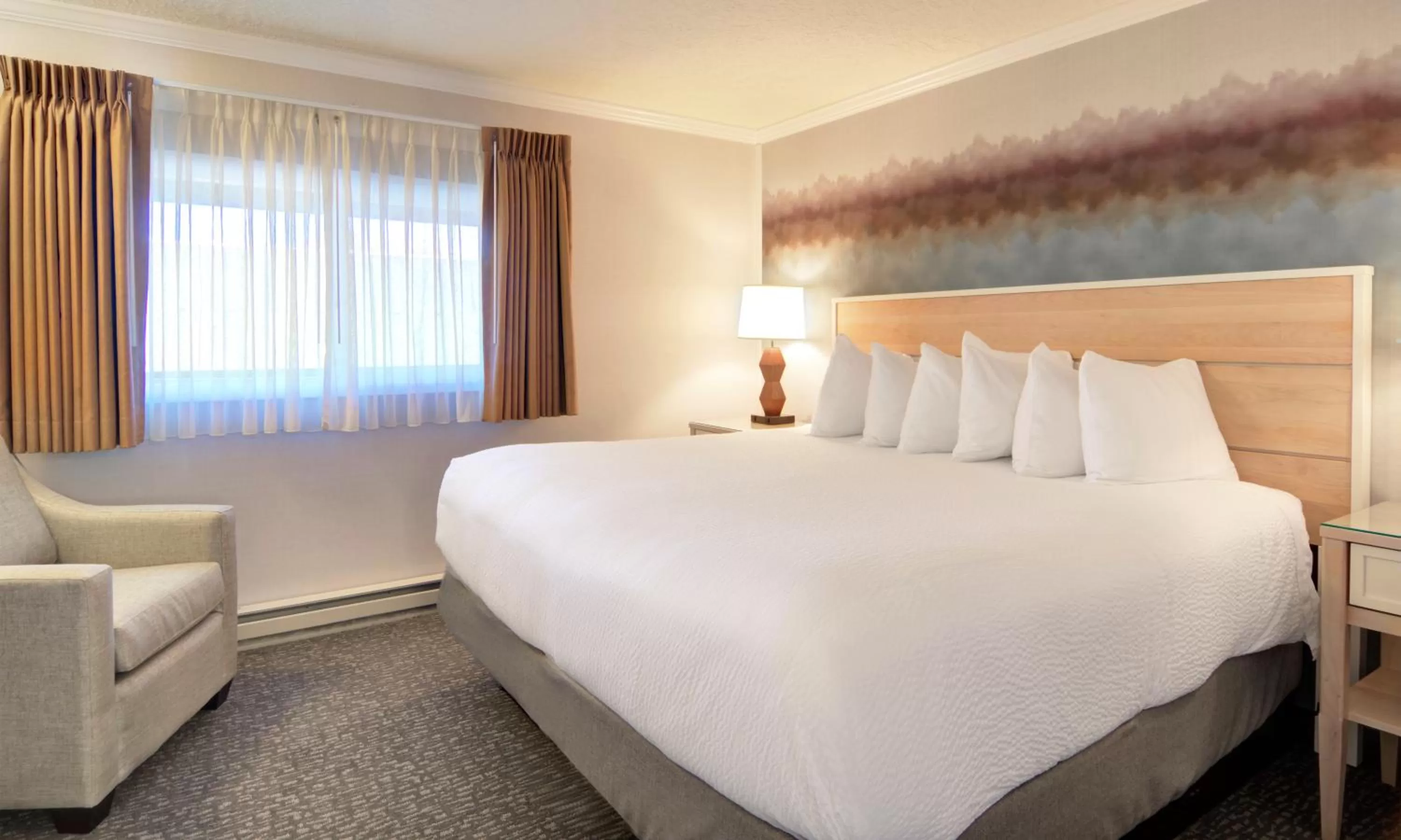 Bed in Hallmark Resort in Cannon Beach