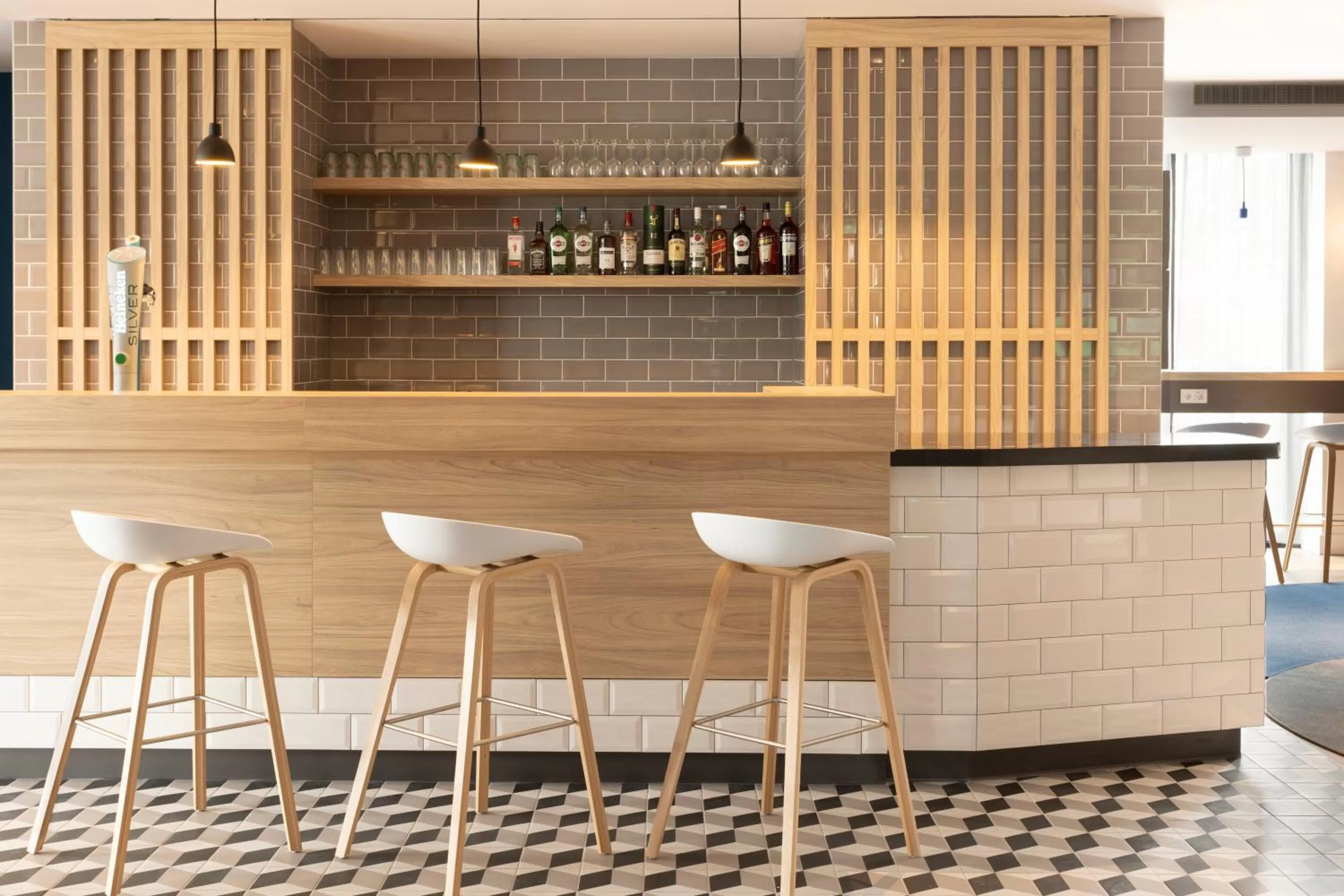 Lounge or bar in Holiday Inn Express & Suites - Deventer by IHG