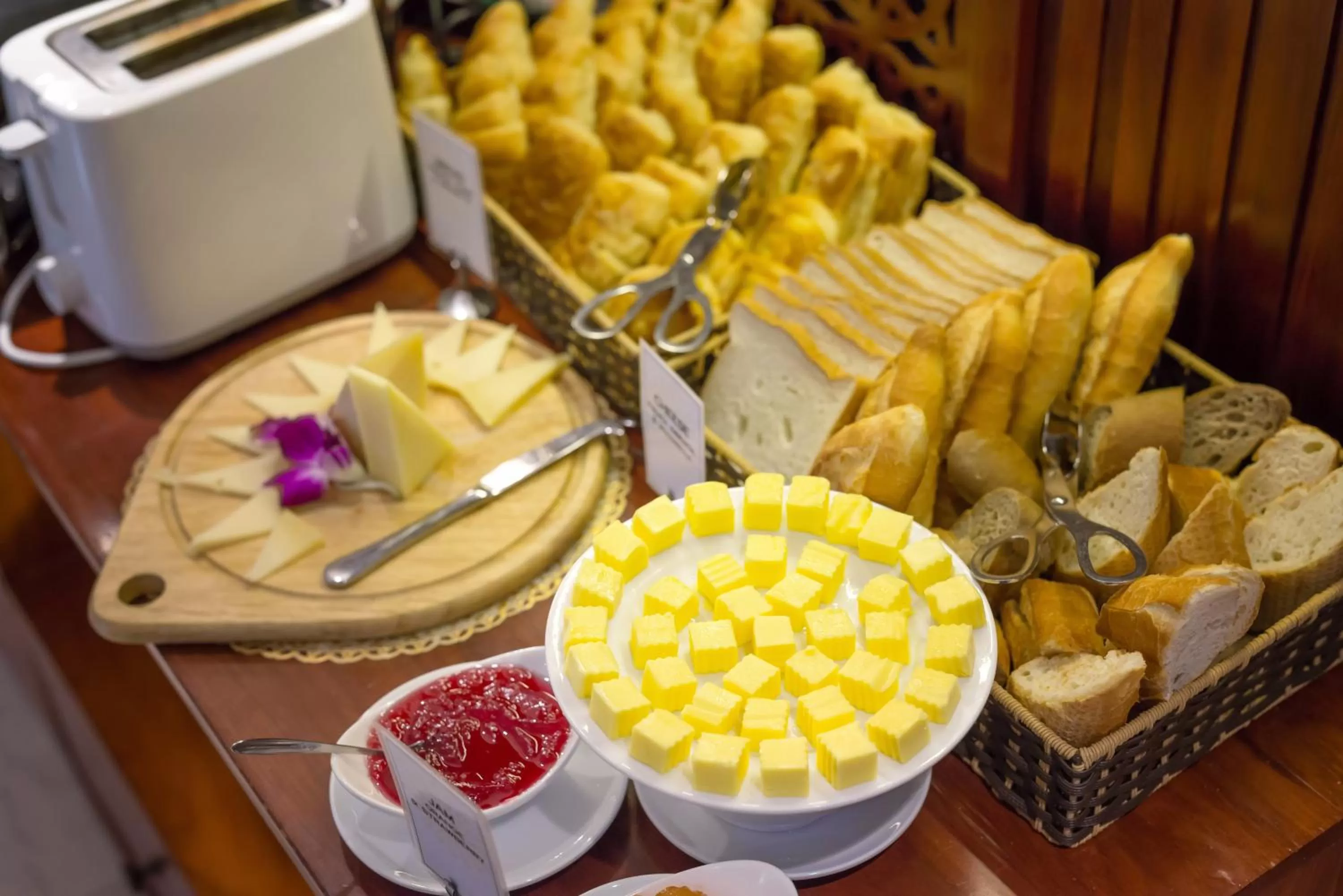 Buffet breakfast in Hanoi E Central Luxury Hotel & Restaurant
