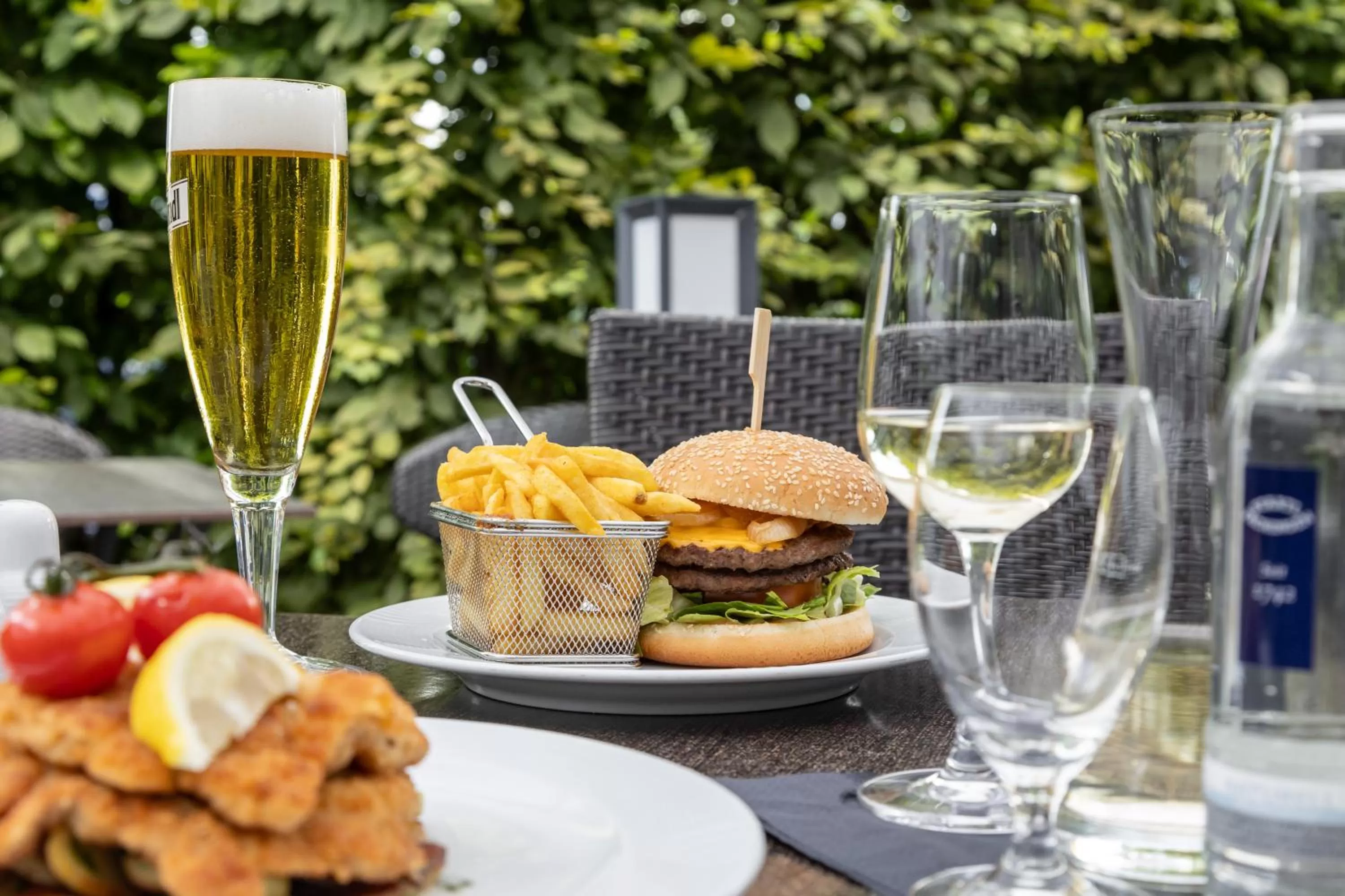 Restaurant/places to eat in IntercityHotel Berlin Airport Area North