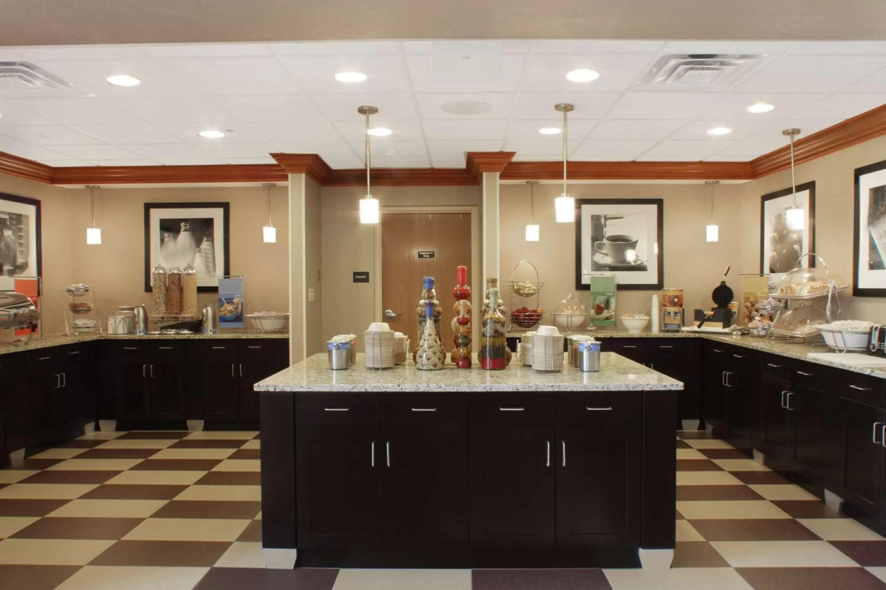 Dining area in Hampton Inn & Suites Port St. Lucie