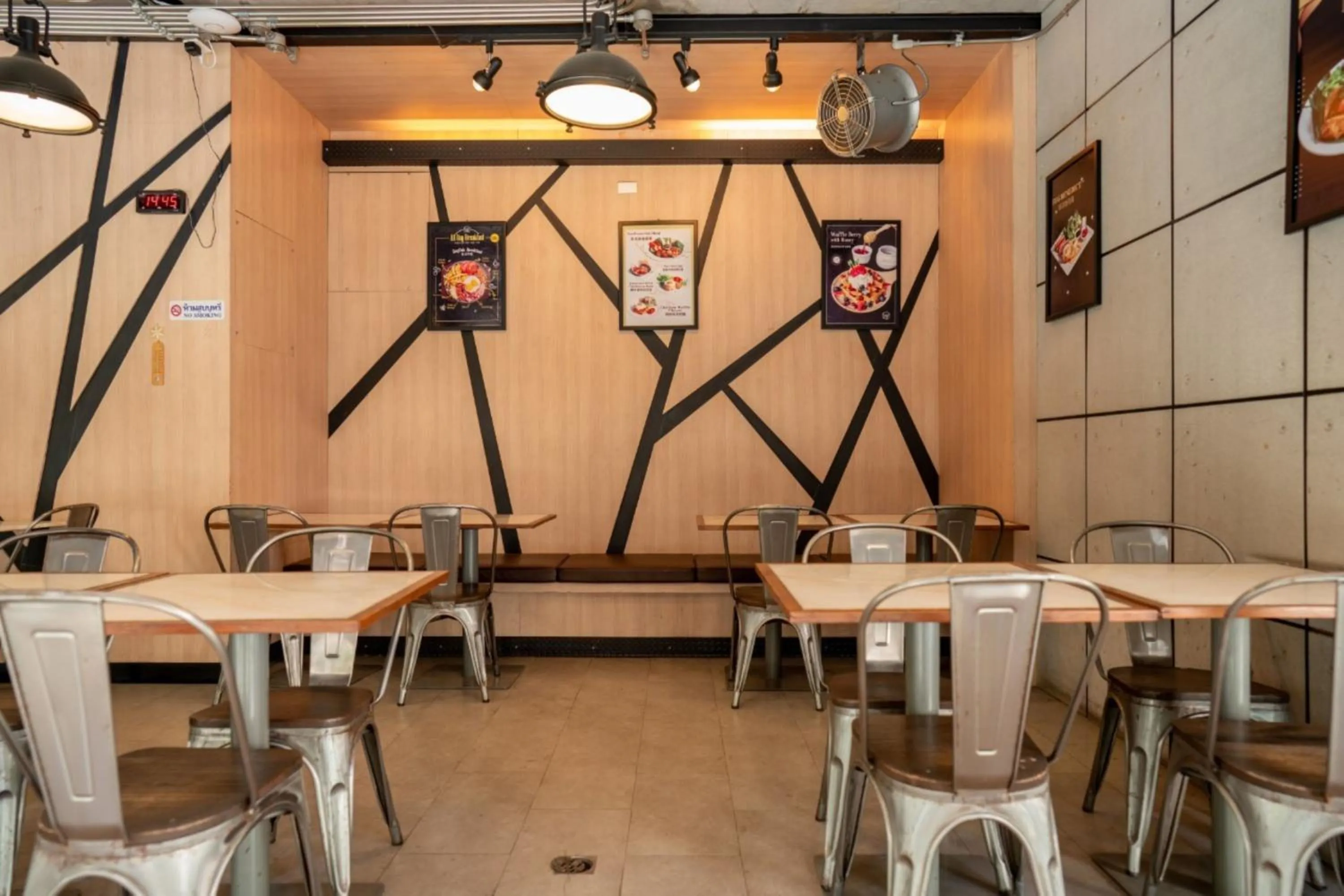 Restaurant/places to eat in Sanae' Hotel Nimman