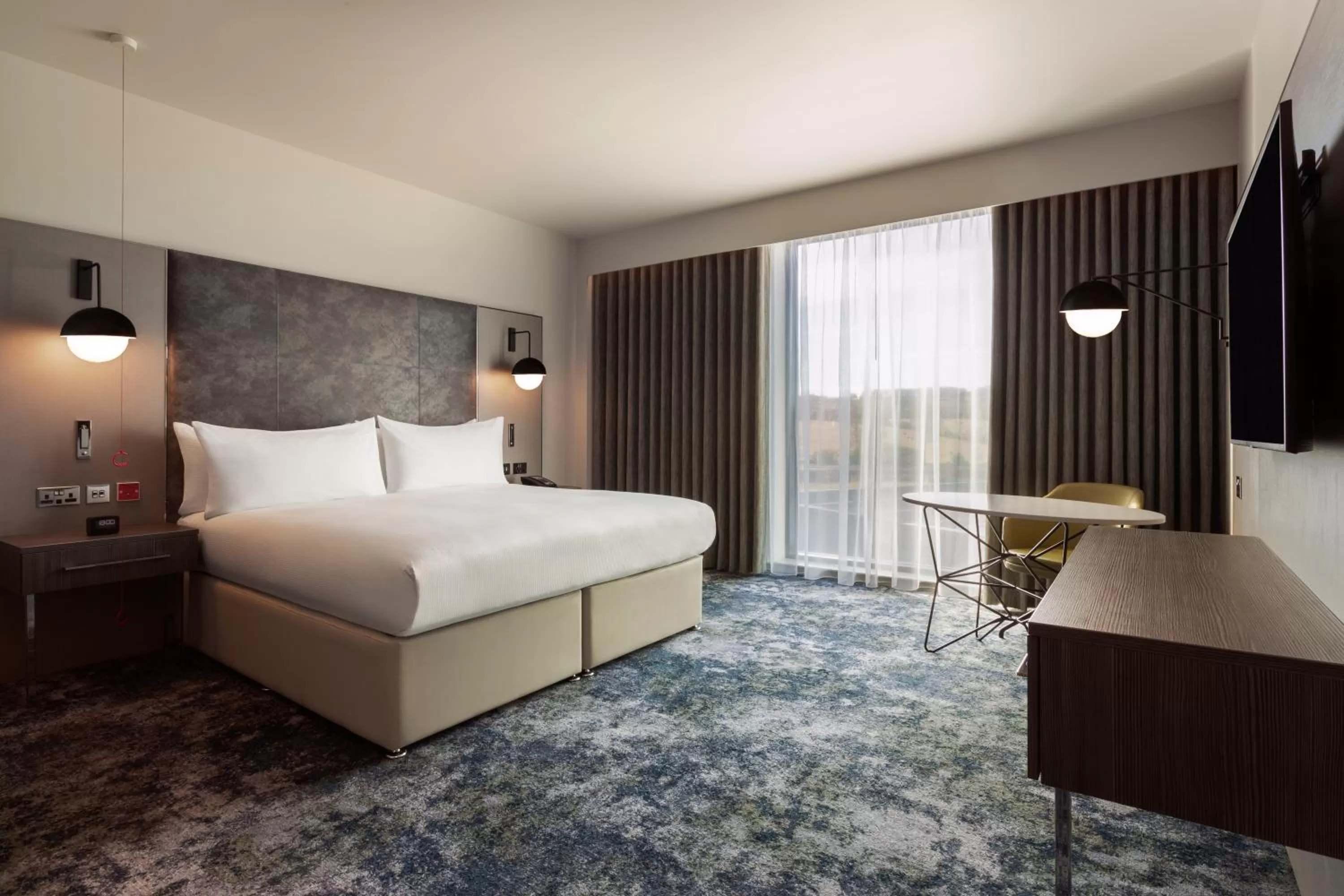 TV and multimedia, Bed in Hilton Aberdeen TECA