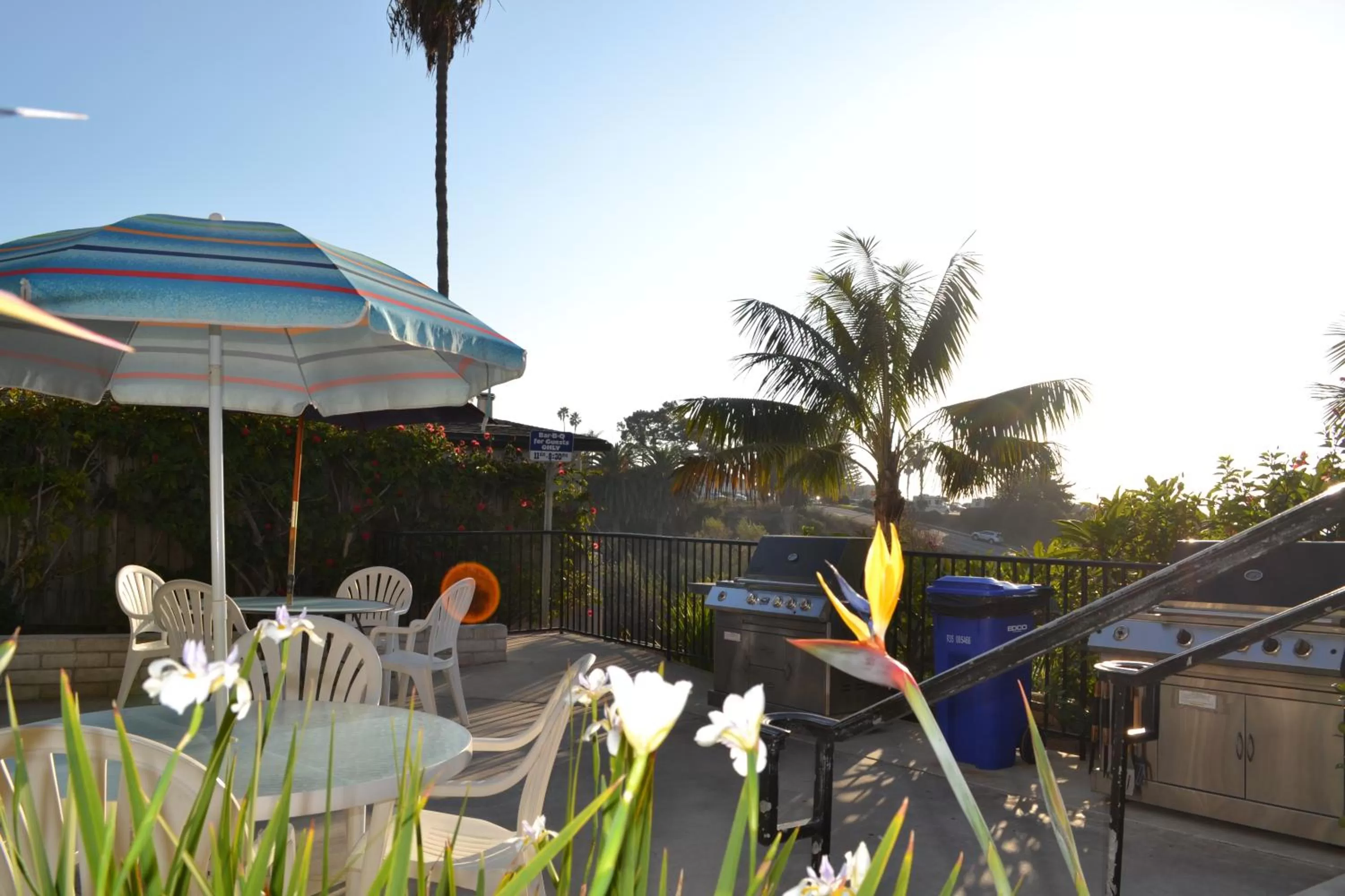 BBQ facilities in Moonlight Beach Motel
