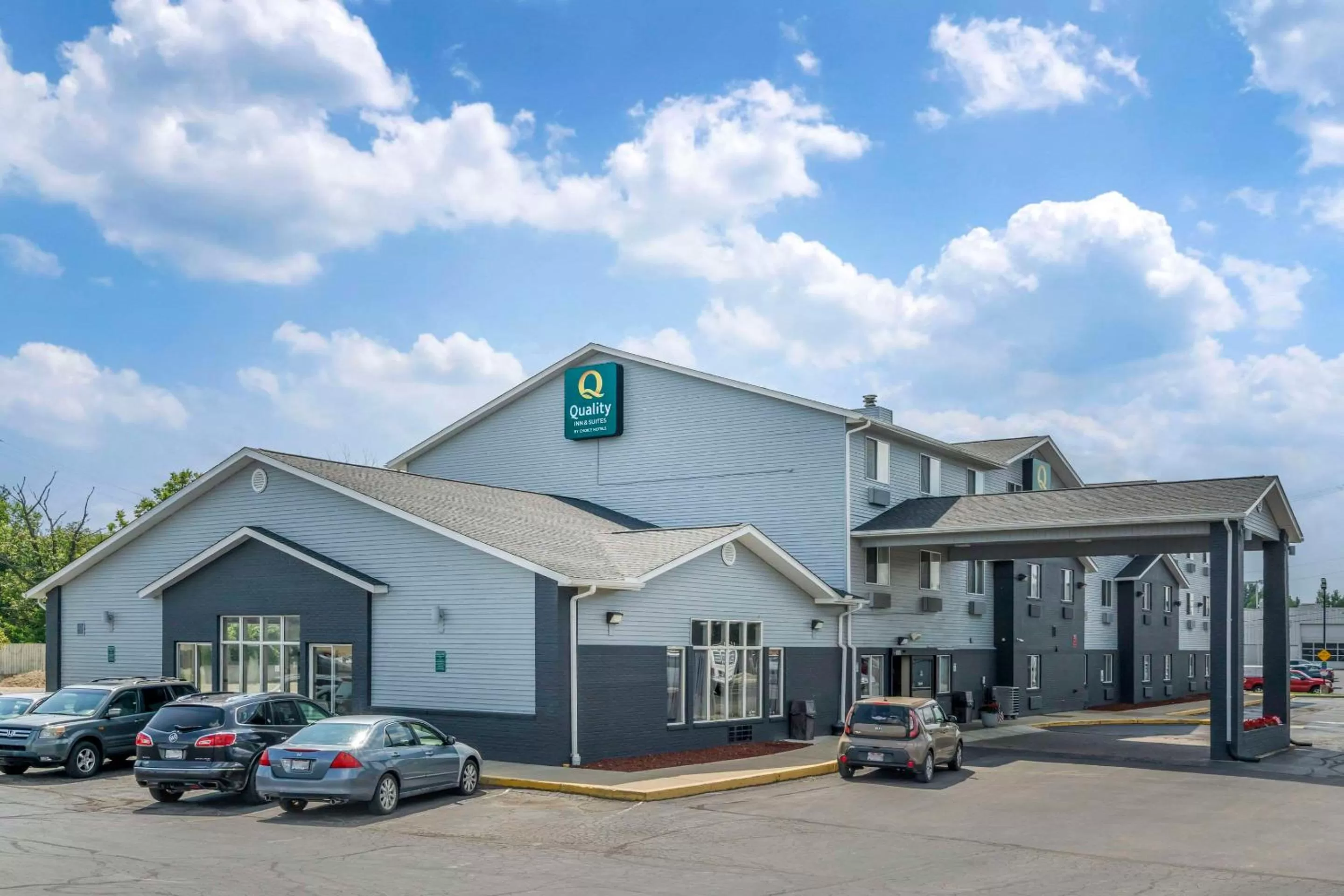 Property building in Quality Inn & Suites Delaware South