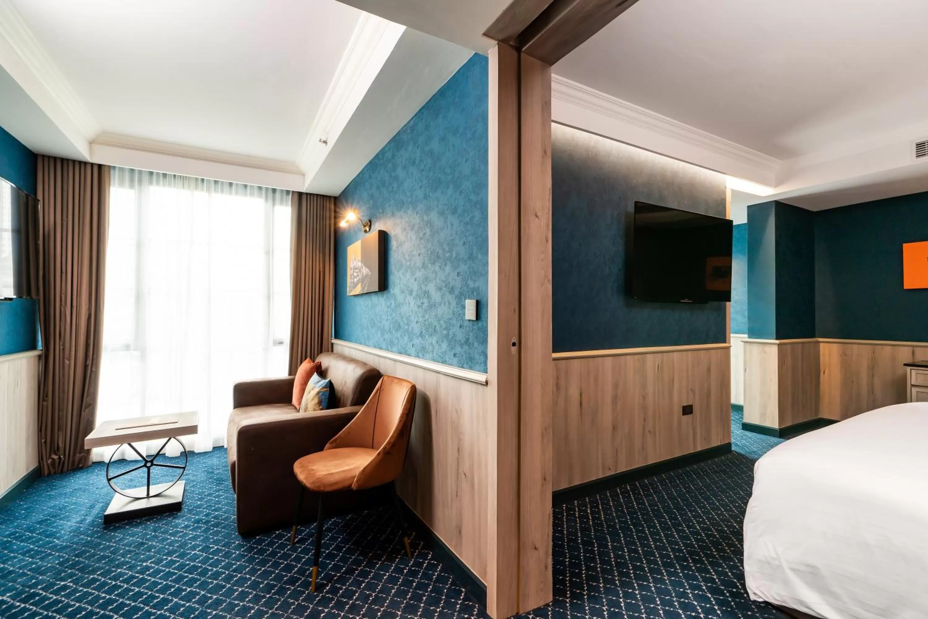 TV and multimedia, Bed in The Coach Hotel Sukhumvit - Asok BTS Bangkok