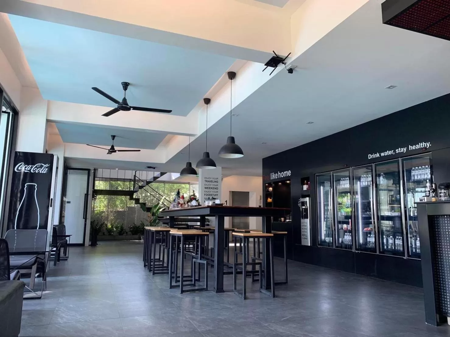 Restaurant/places to eat in DUM Hotel - Si Phum