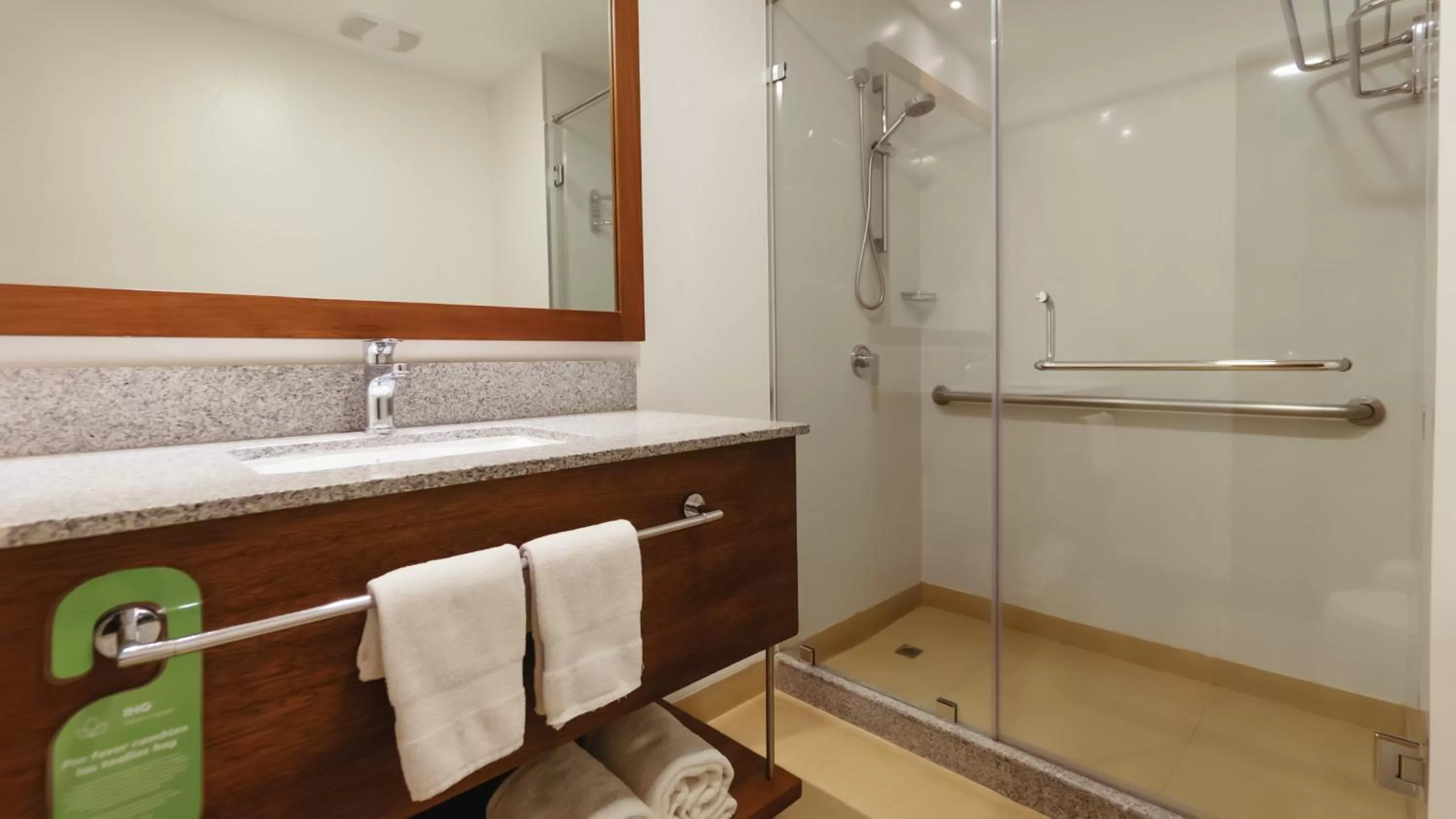 Bathroom in Holiday Inn Guayaquil Airport by IHG