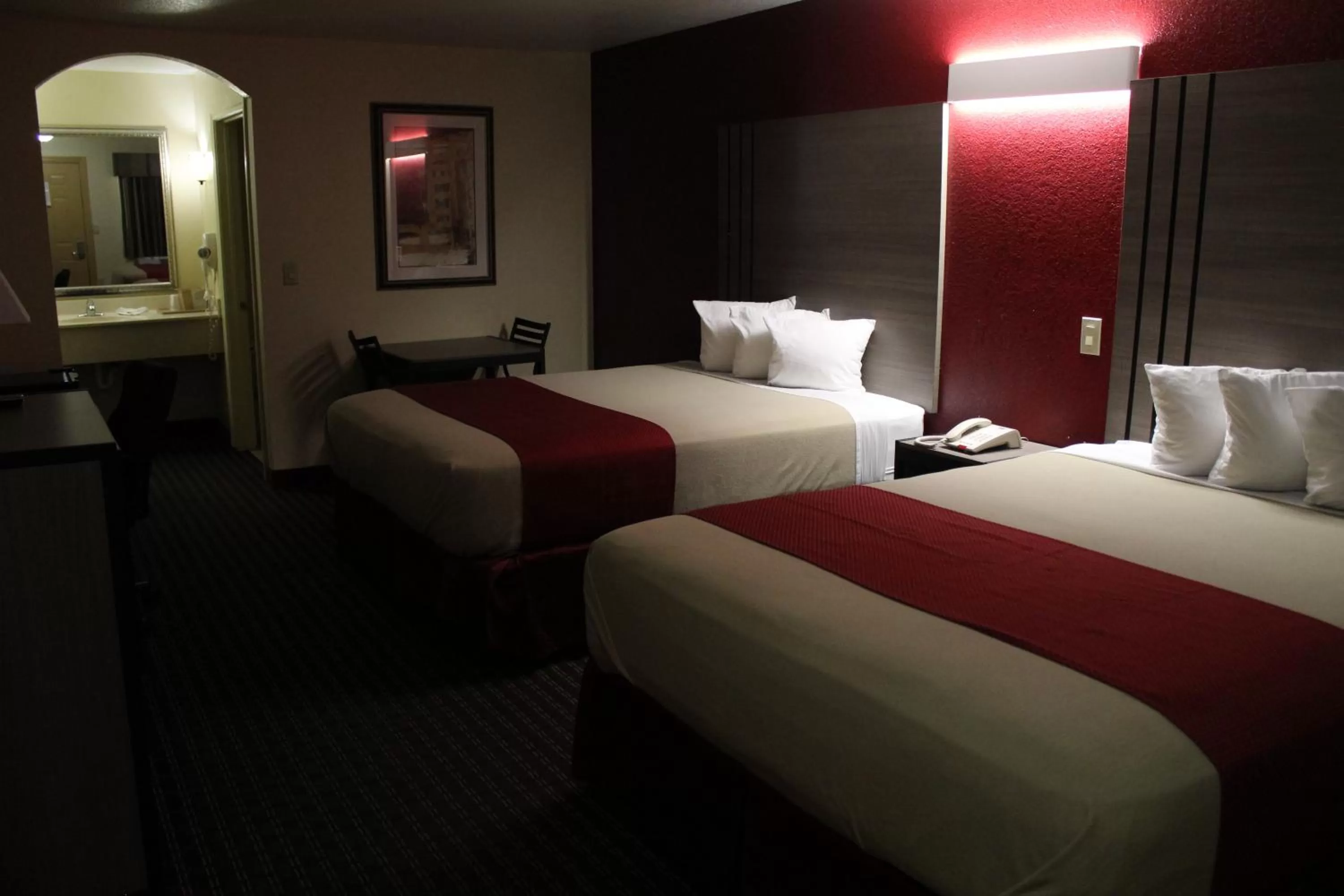 Bedroom, Bed in Scottish Inns Fort Worth