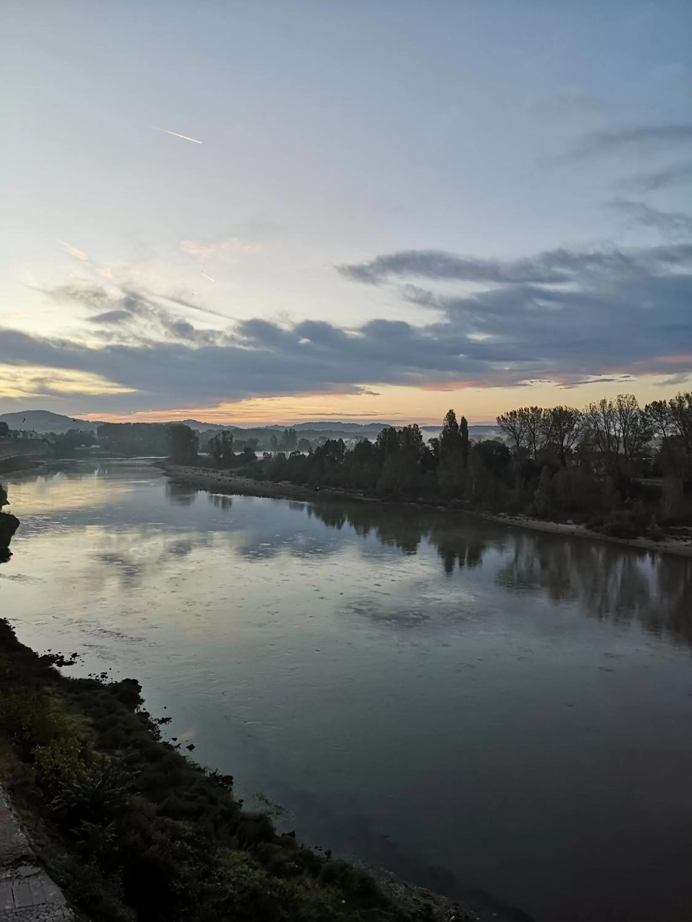 River view in CÔTE GARONNE le BALCON DES DAMES -hôtel et restaurant- Tonneins Fauillet Marmande - vue panoramique bord de Garonne chambres climatisées