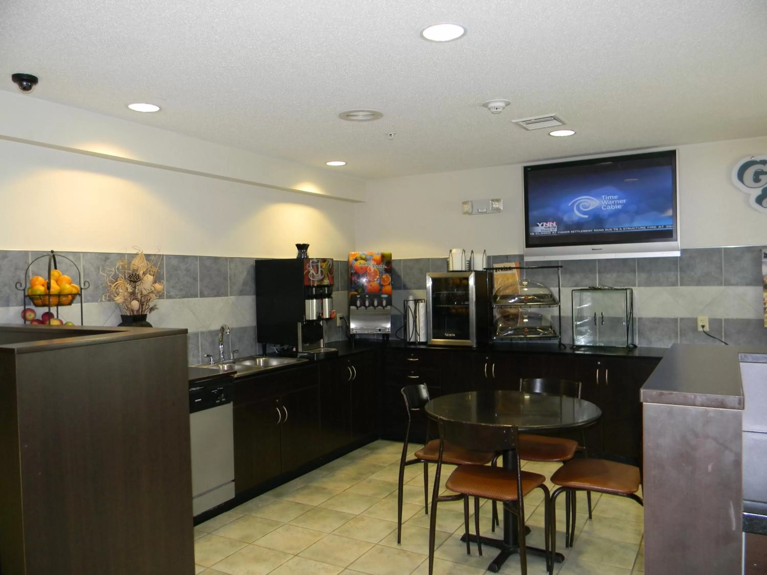 Restaurant/places to eat in Microtel Inn & Suites Bath