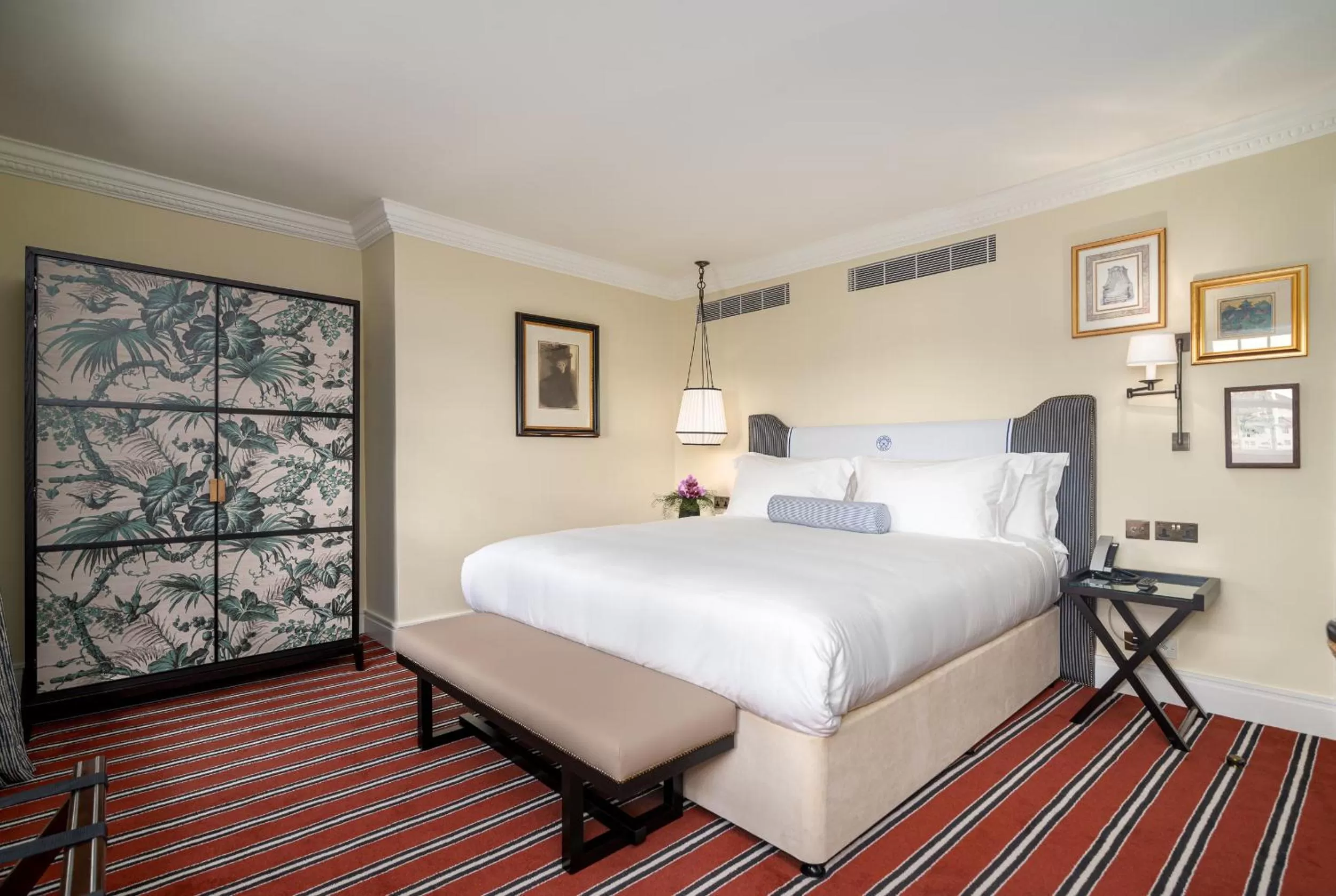 Bedroom, Bed in The Relais Henley