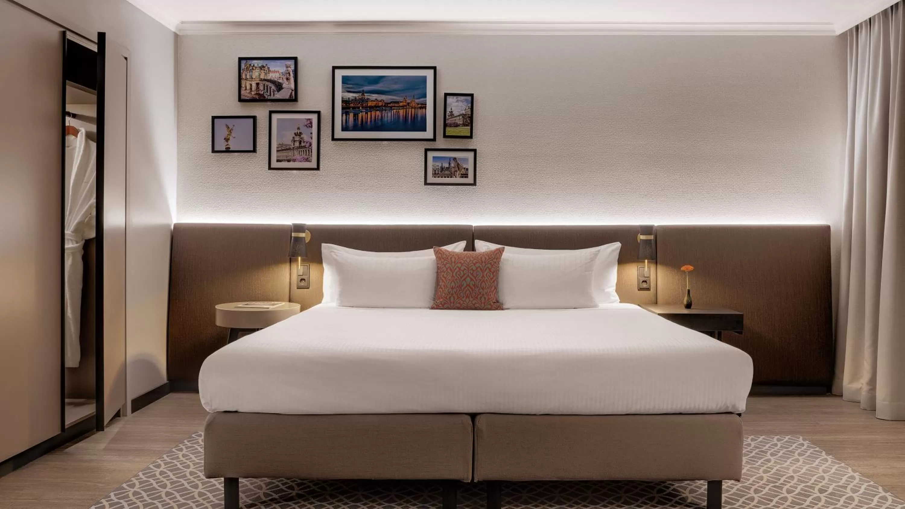 Bedroom, Bed in Bilderberg Bellevue Hotel Dresden