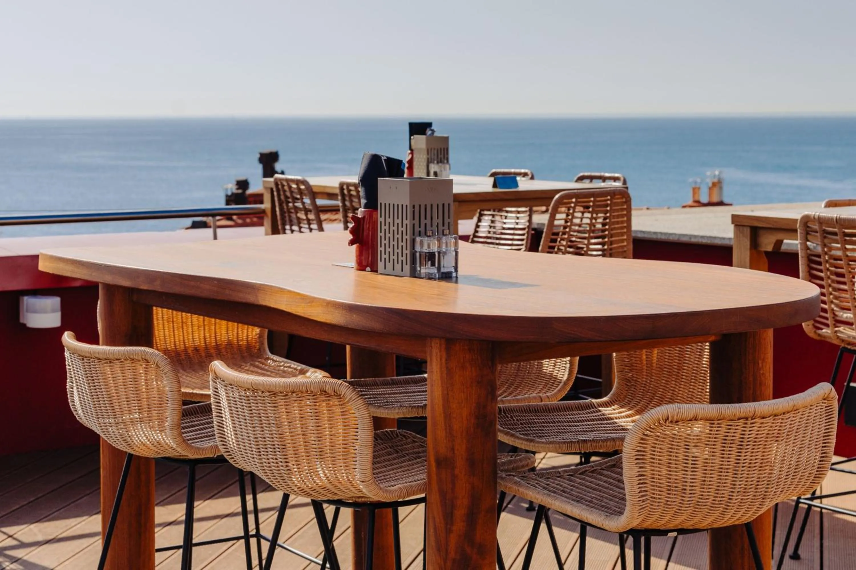 Restaurant/places to eat in AC Hotel by Marriott Nice