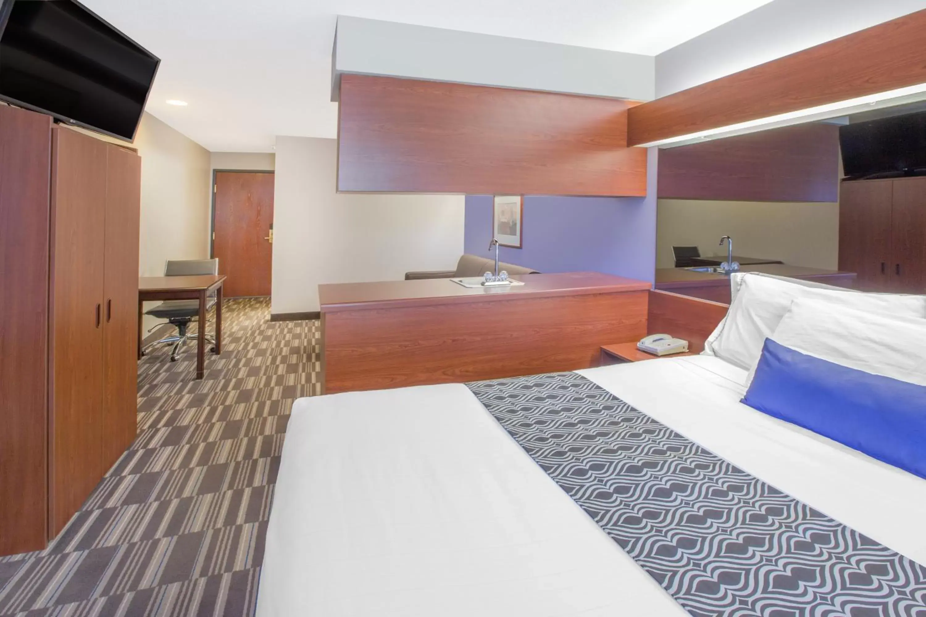 One-Bedroom Suite - Disability Access/Non-Smoking in Microtel Inn and Suites Manistee One-Bedroom Suite - Disability Access/Non-Smoking in Microtel Inn and Suites Manistee