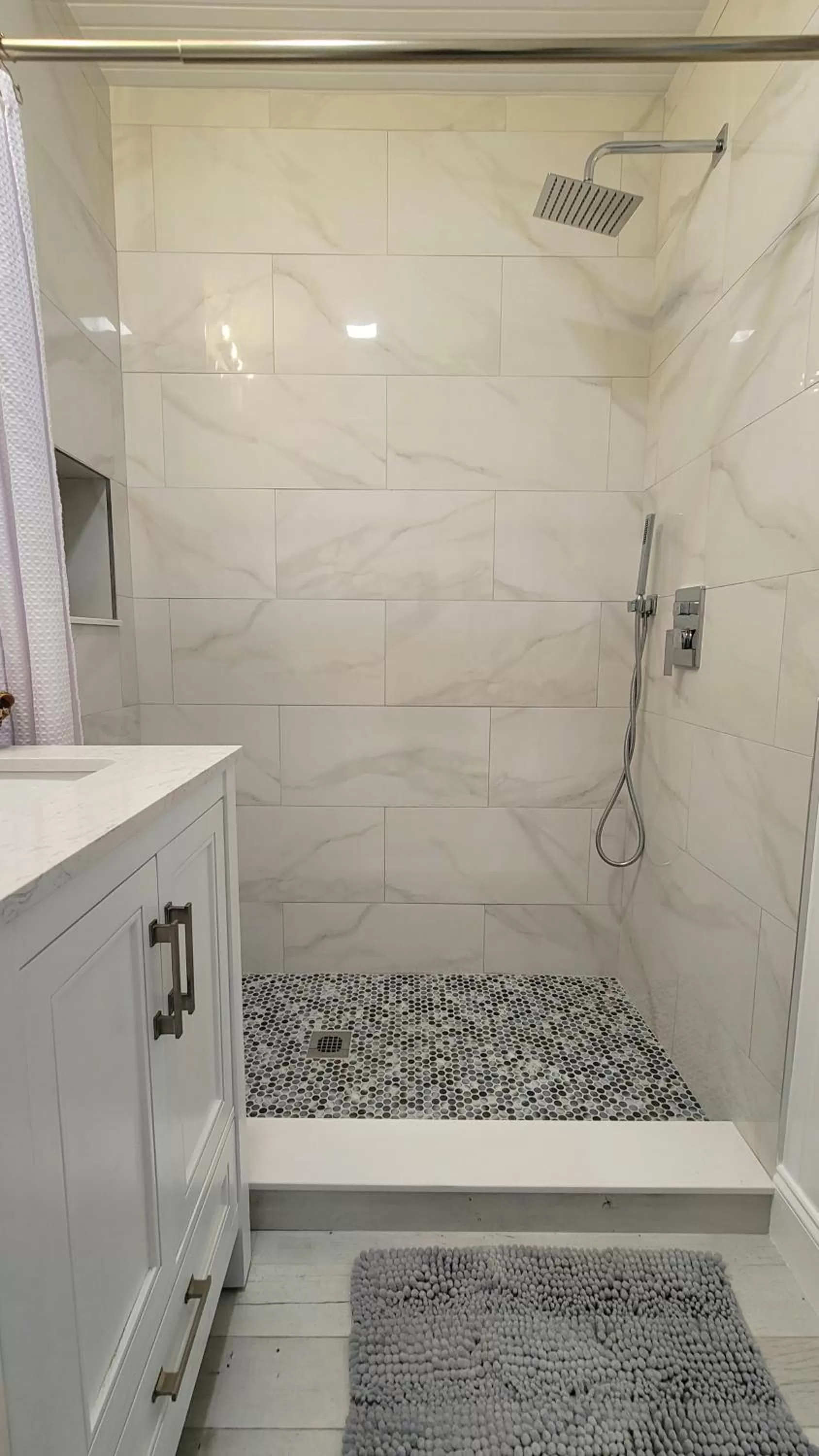 Shower in Barefoot mailman motel