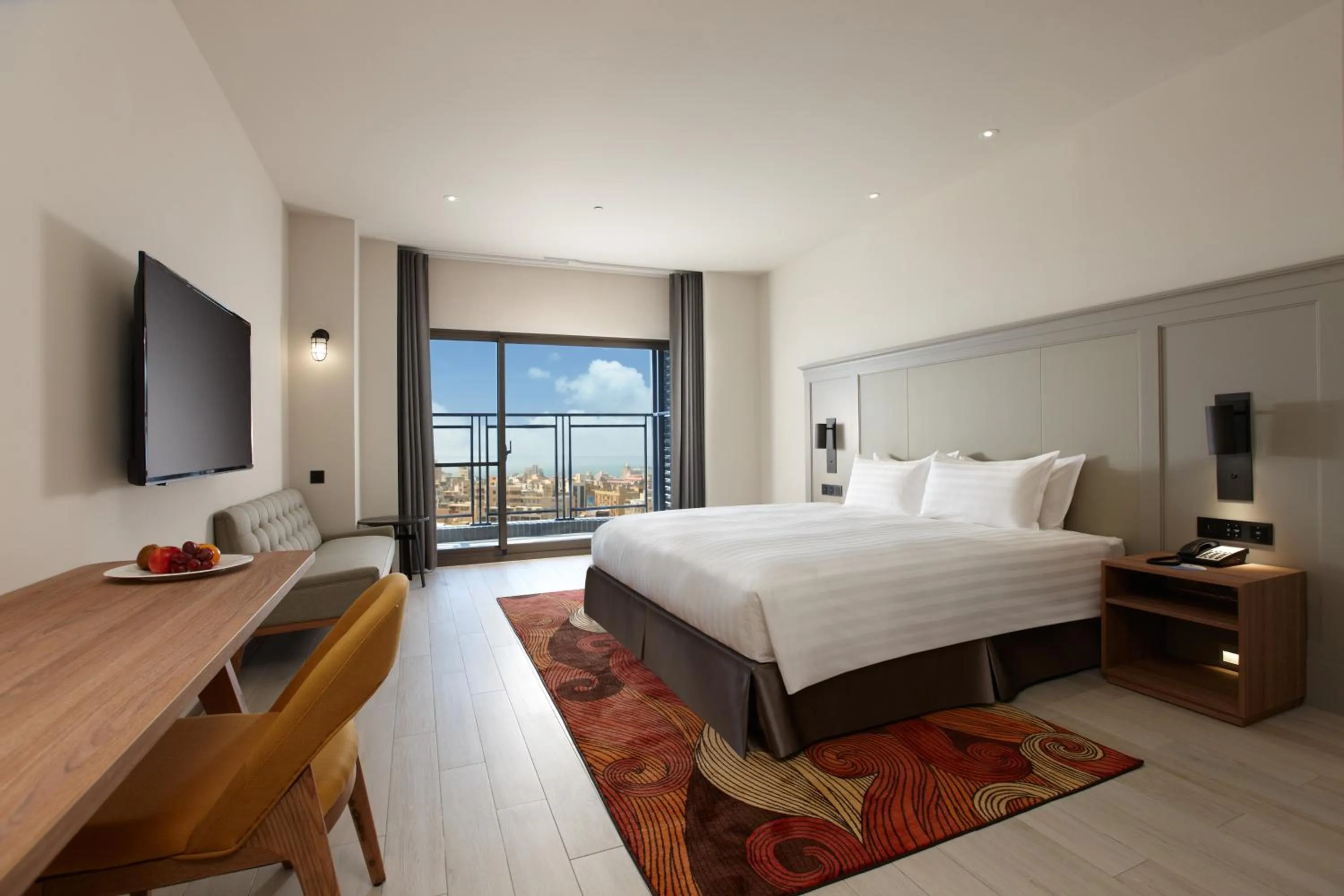 Photo of the whole room, Bed in Discovery Hotel