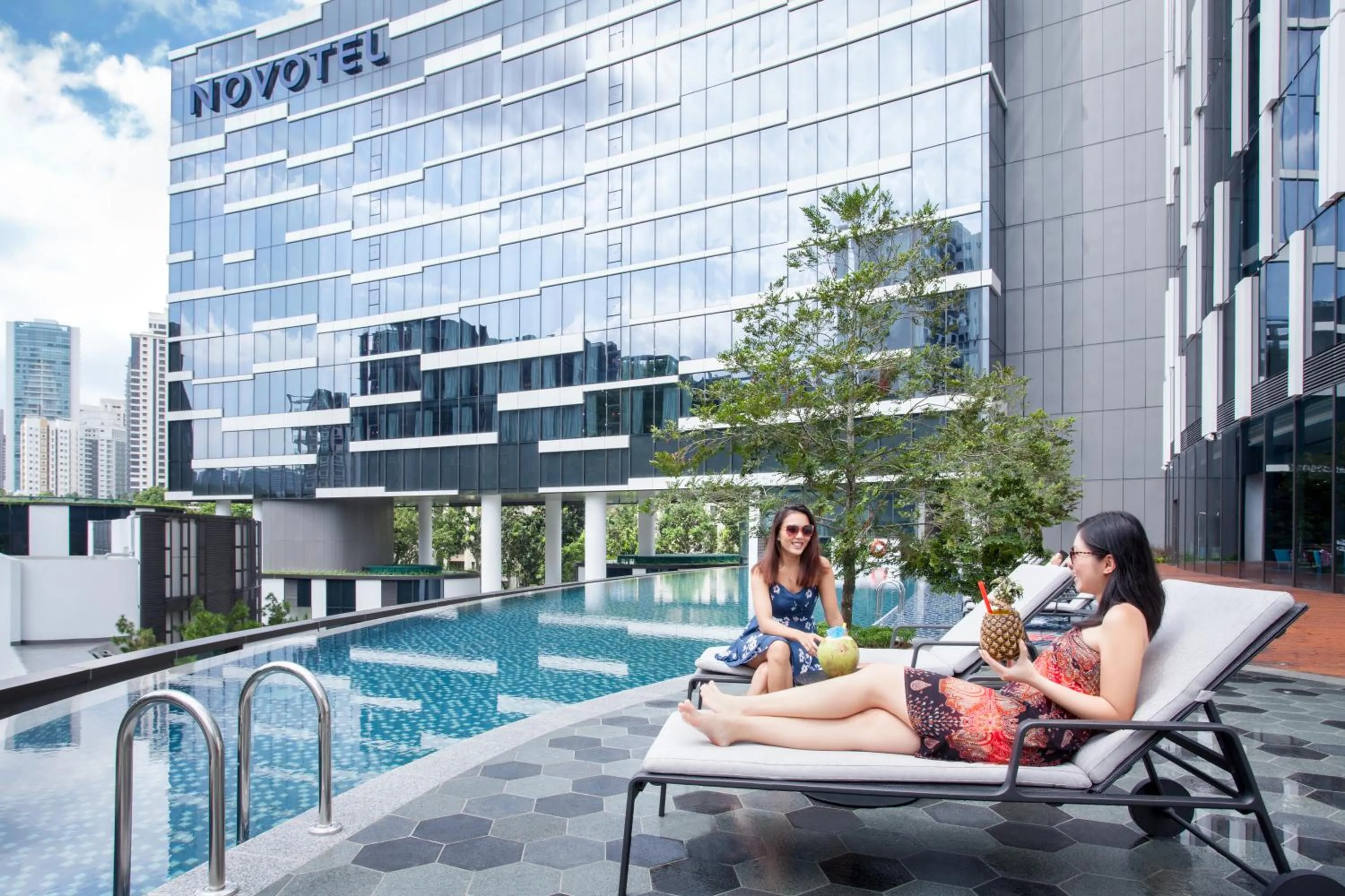 Swimming pool in Novotel Singapore On Stevens