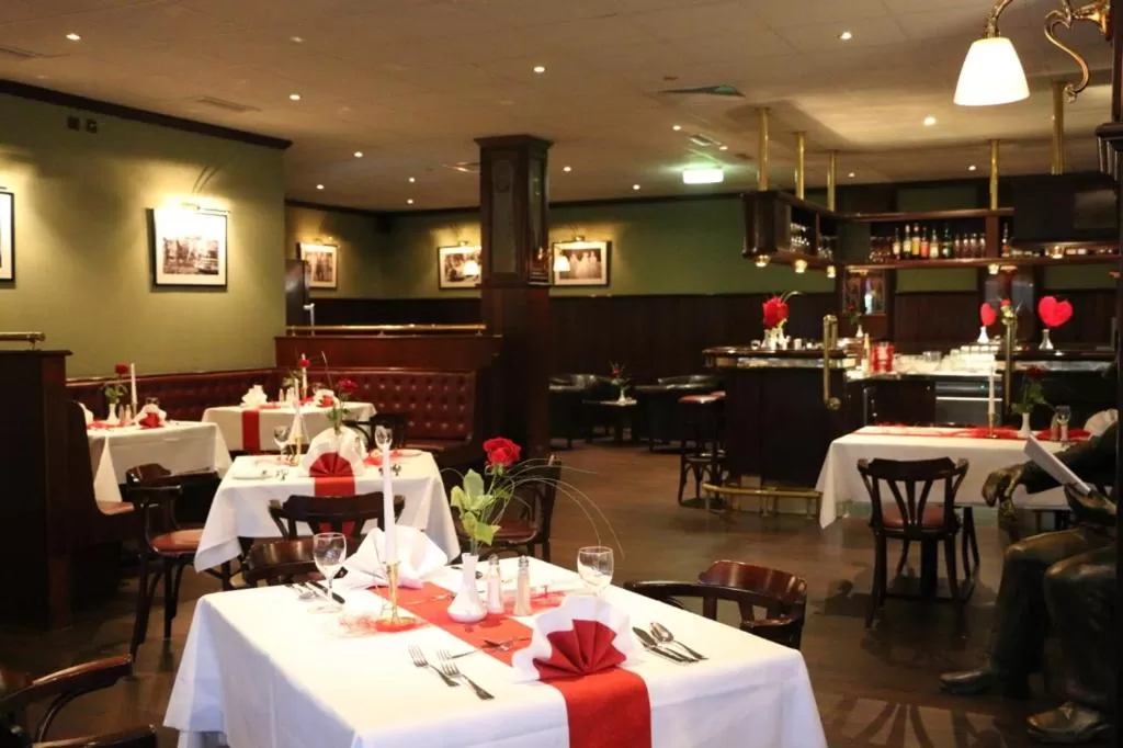 Restaurant/places to eat in Hotel Rheingold