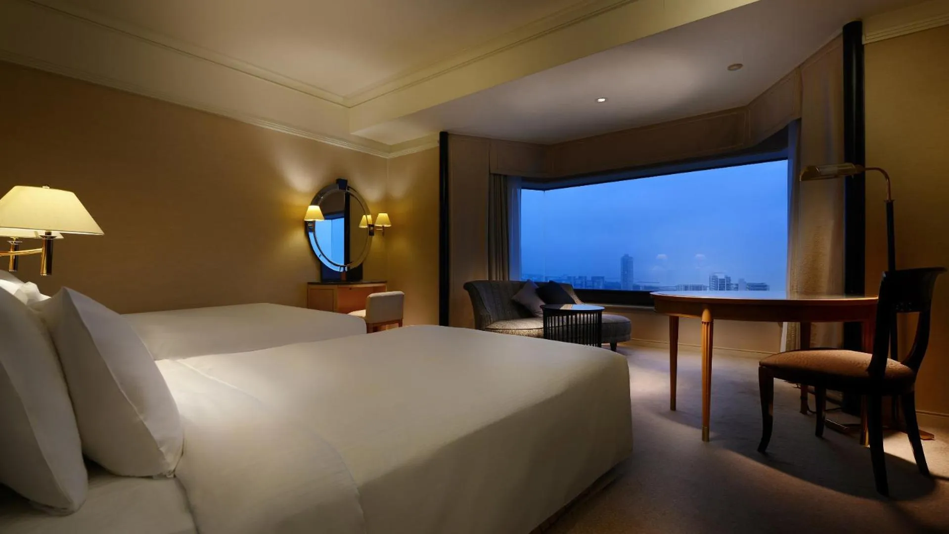 Photo of the whole room, Bed in Hotel New Otani Makuhari