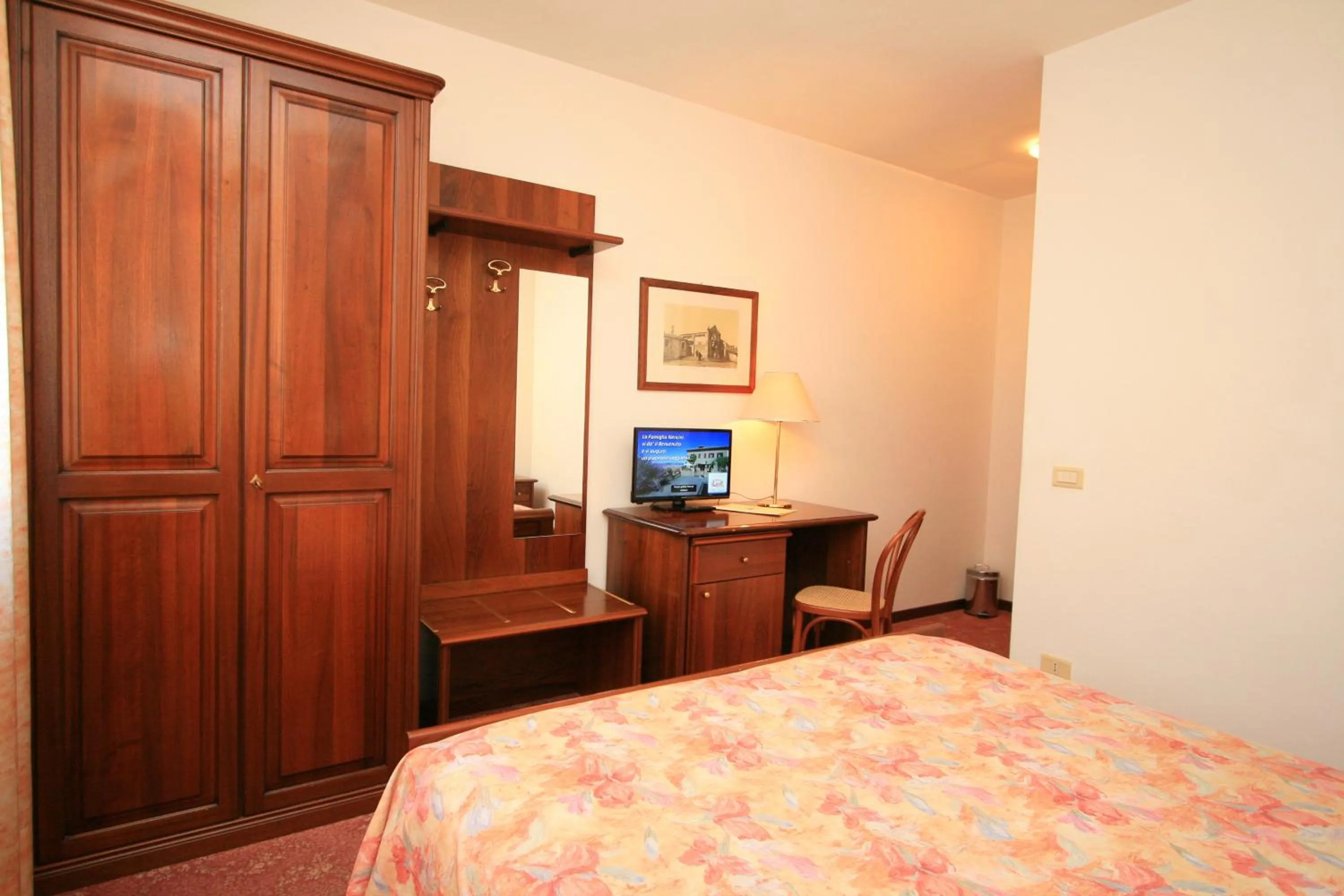 Decorative detail, Bed in Villa Nencini