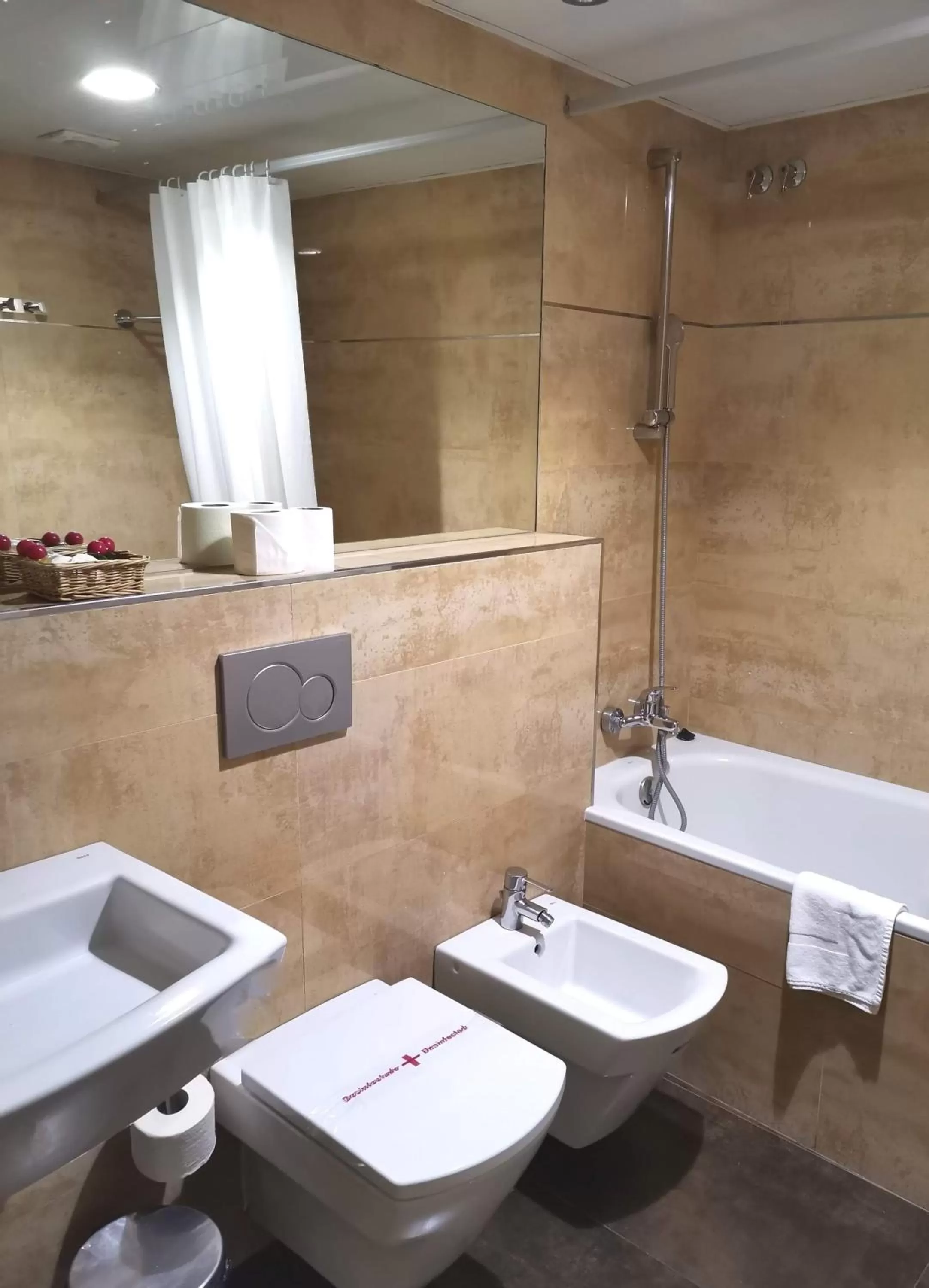 Shower in Hotel Lloret Ramblas