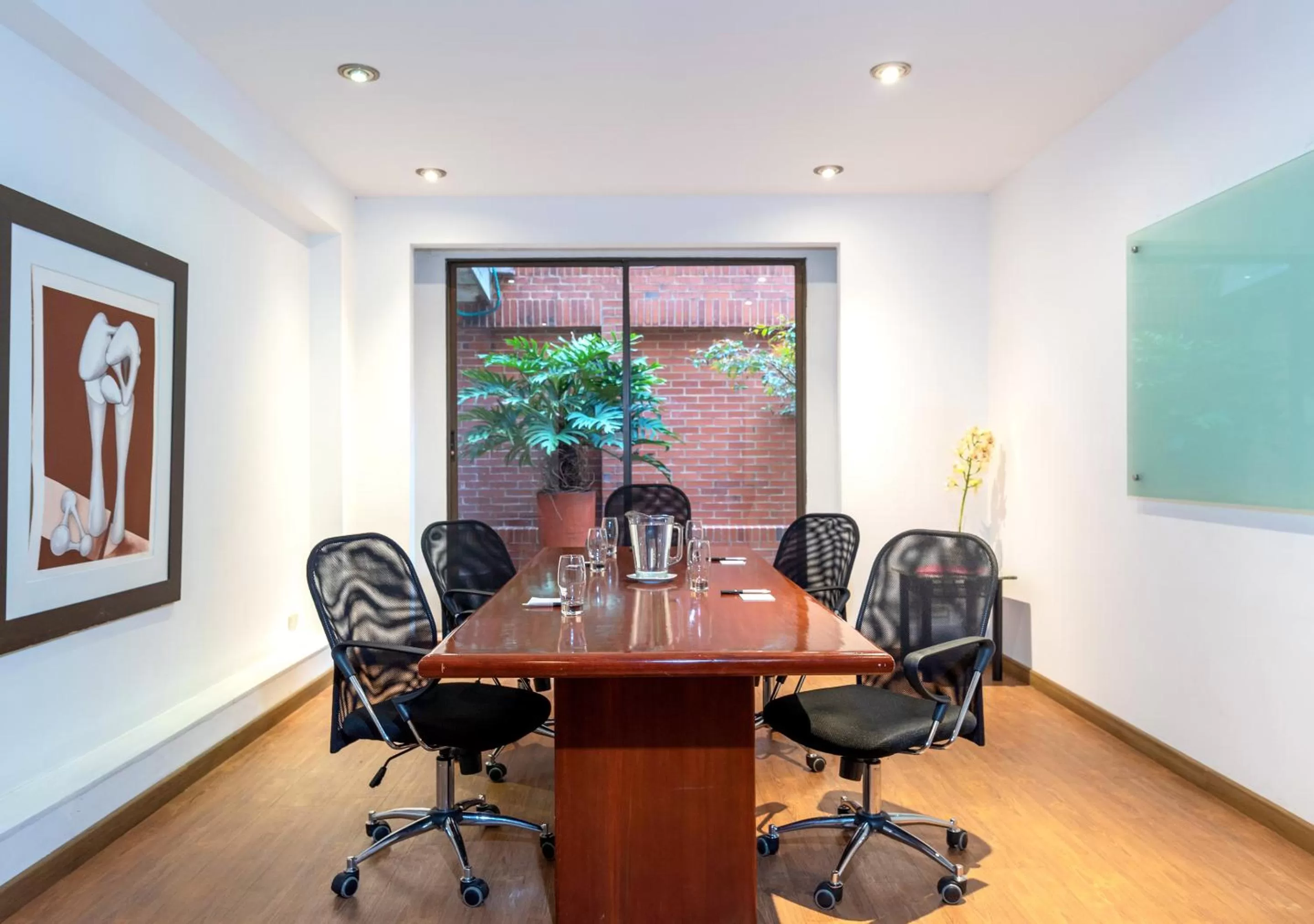 Meeting/conference room in GIO Suites Parque 93 Bogotá