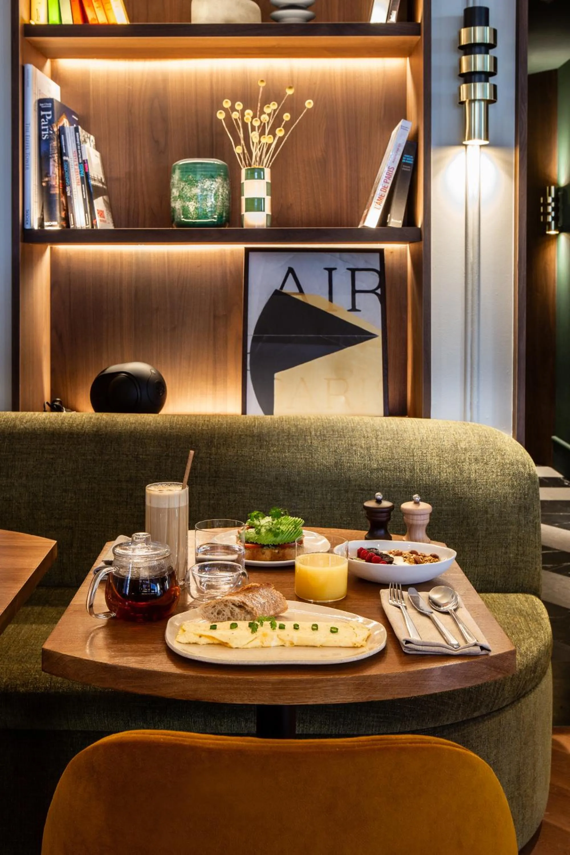 Restaurant/places to eat in Hotel Flanelles Paris