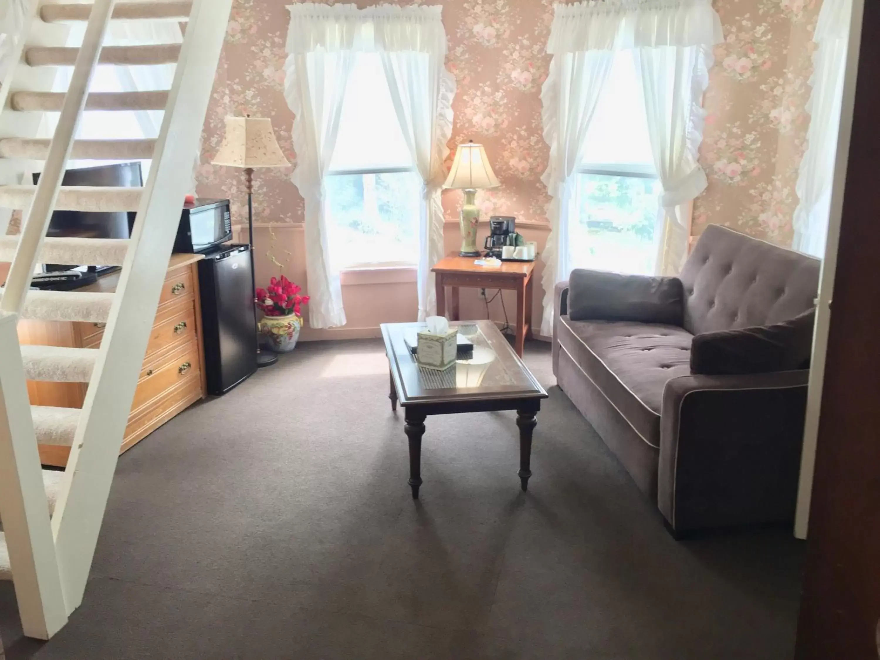 Upper Tower Suite With Ladder Type Stairs - Adults only (NO Pets) in Alexander's Lodge Upper Tower Suite With Ladder Type Stairs - Adults only (NO Pets) in Alexander's Lodge