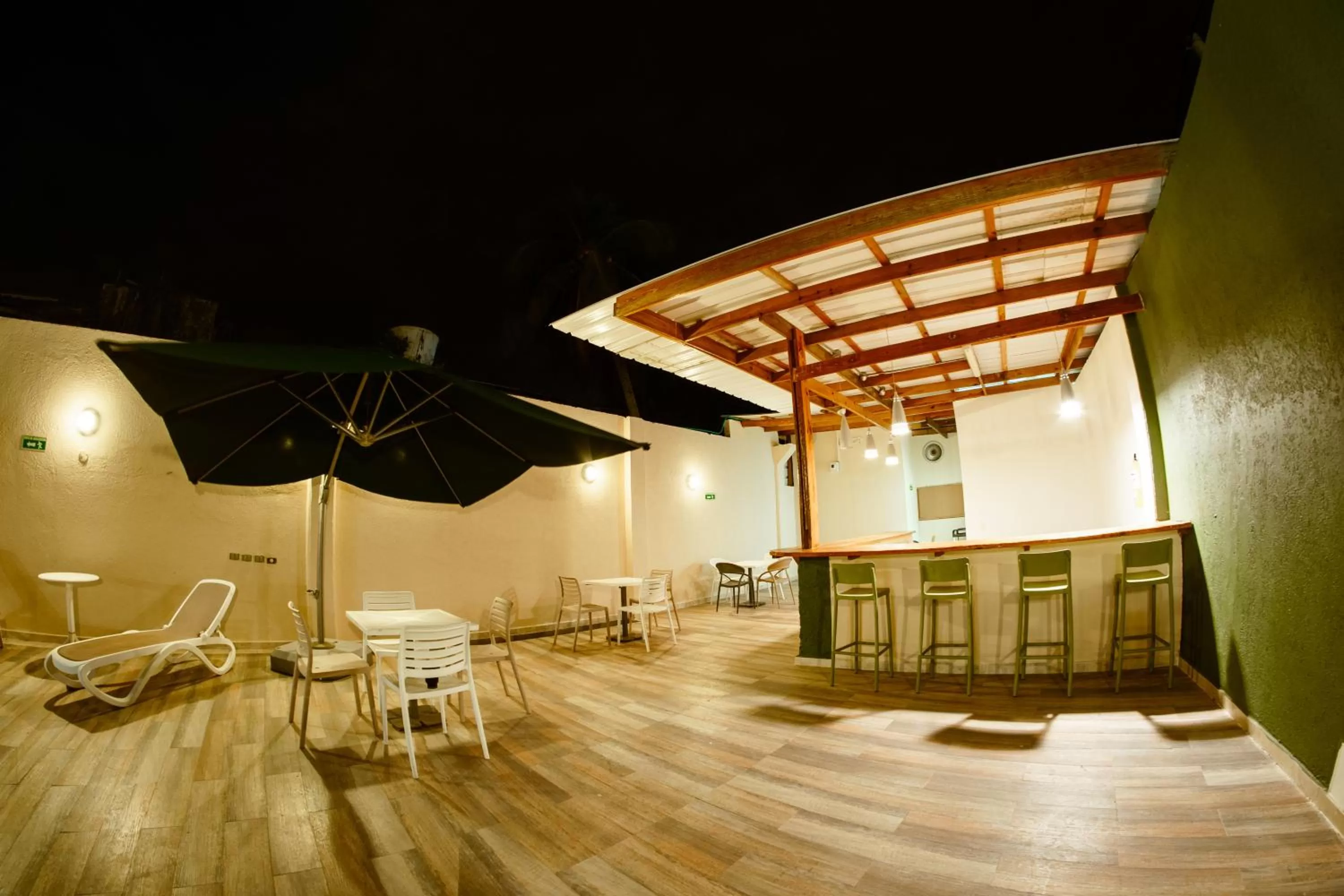 Night in Hotel Isla Bonita