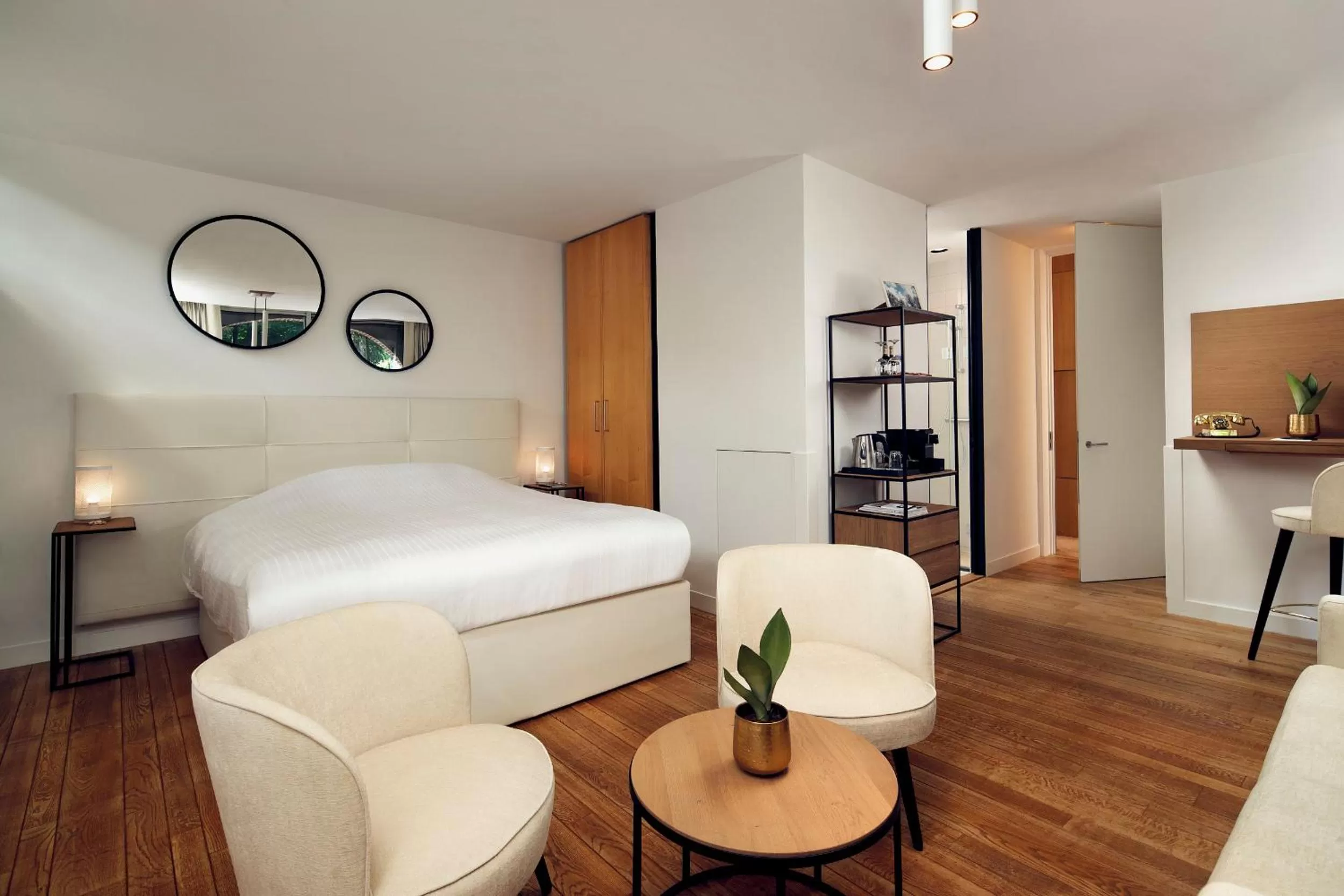 Photo of the whole room, Bed in Landgoed Groot Warnsborn