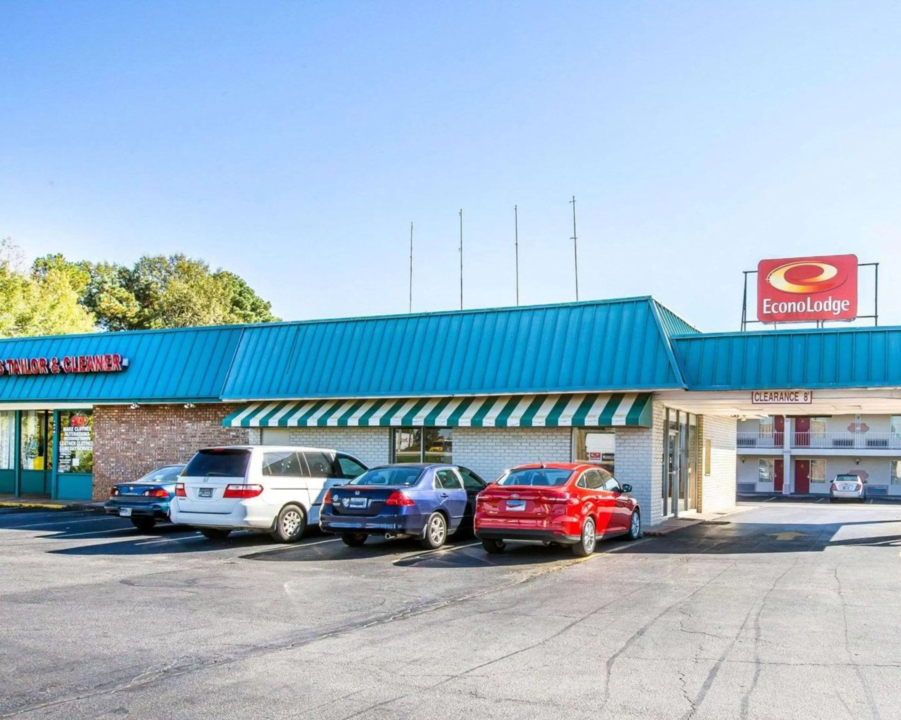 Property building in Econo Lodge McDonough South