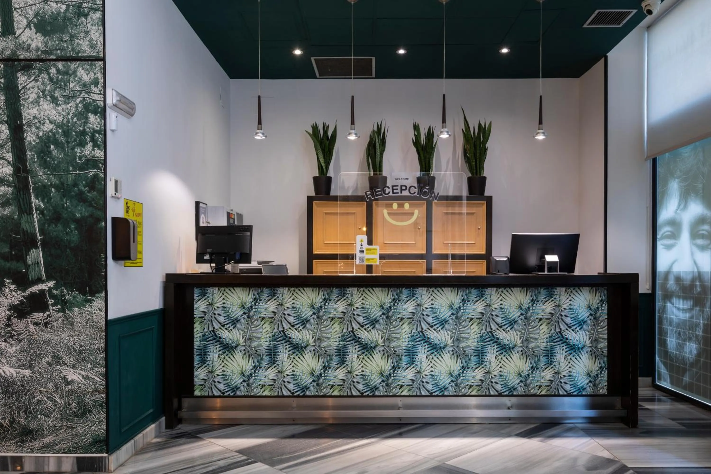 Lobby or reception in Petit Palace Plaza de la Reina