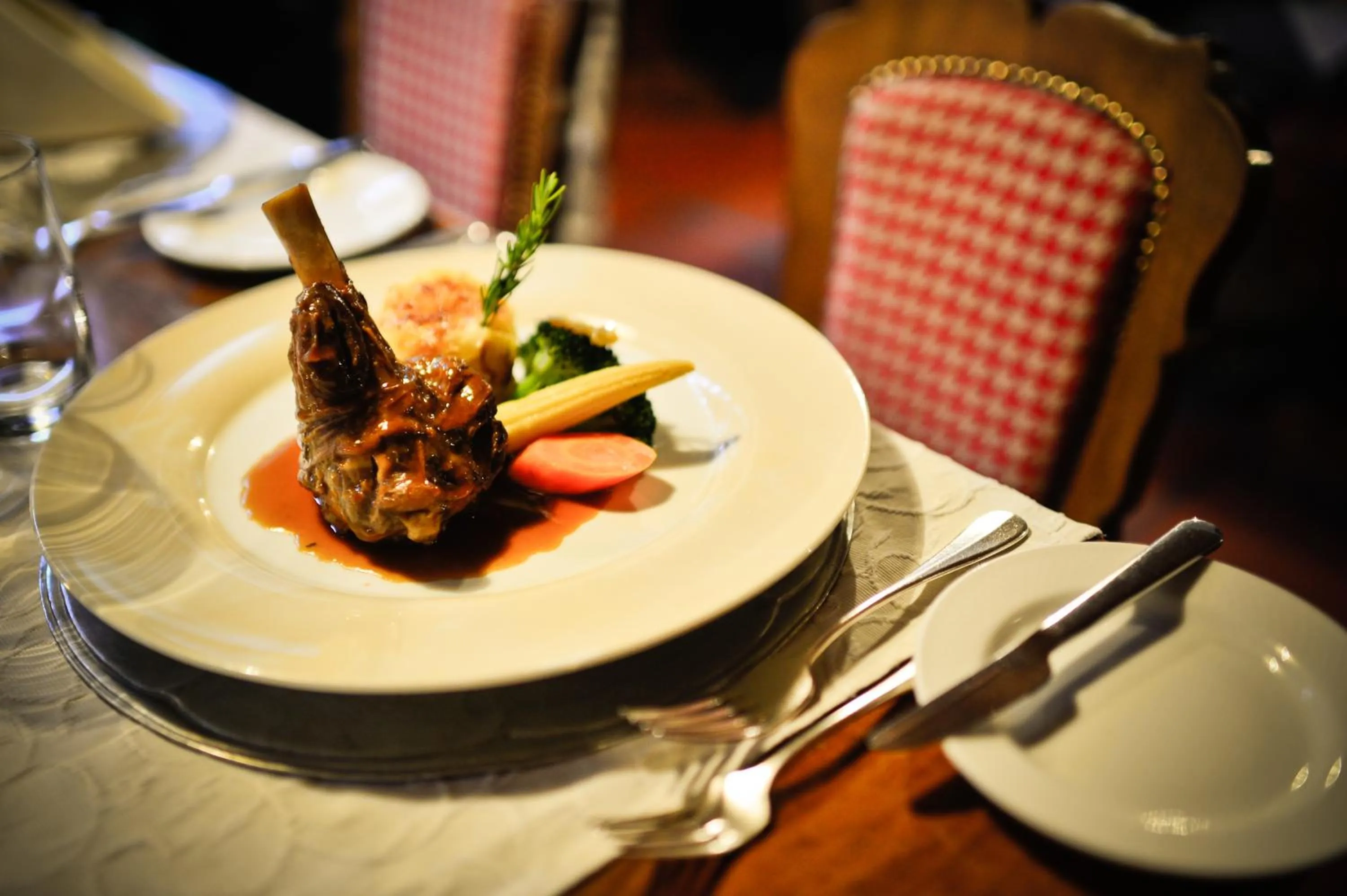 Restaurant/places to eat in Tradition Julen Hotel