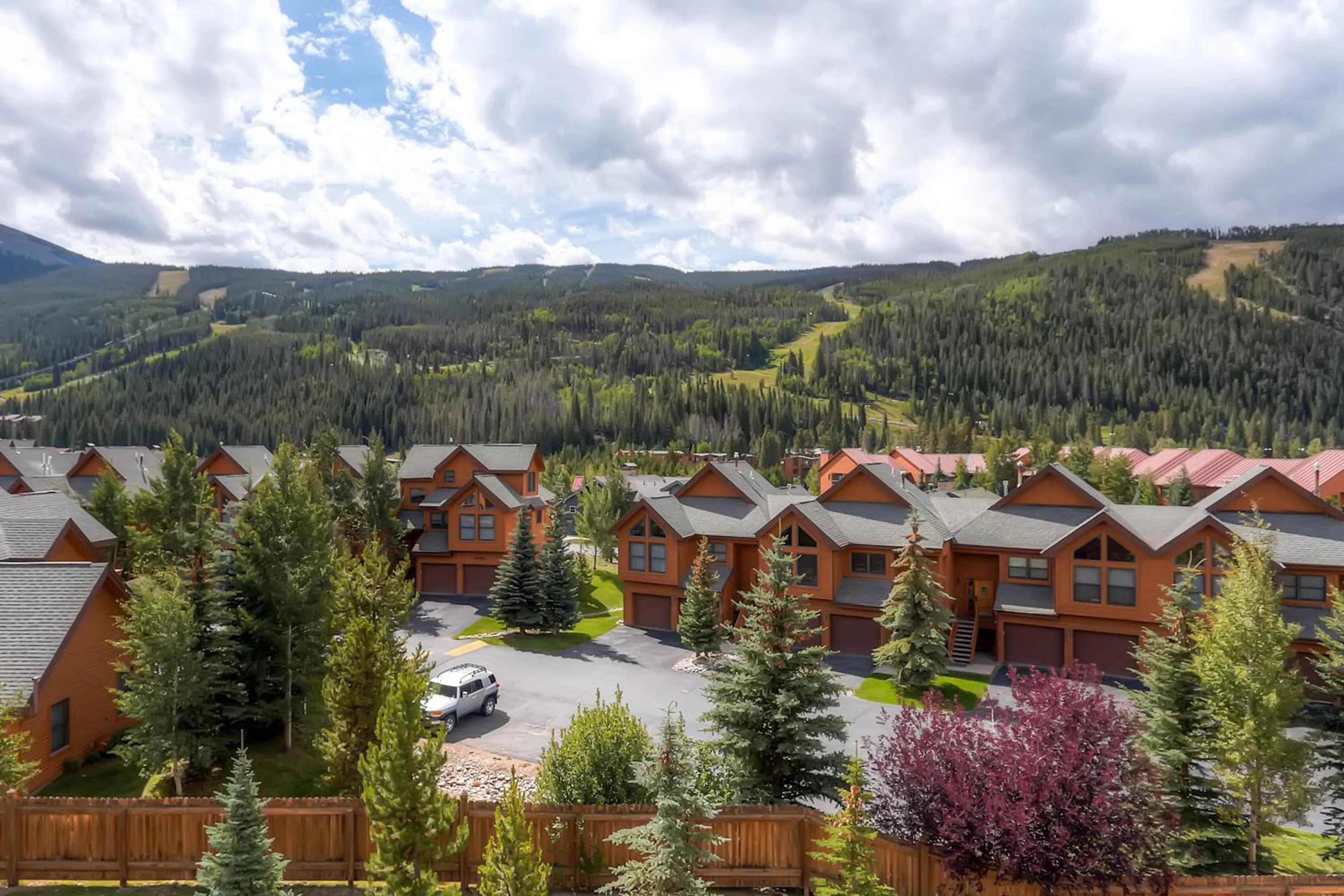 Mountain view in Gateway Mountain Lodge by Keystone Resort