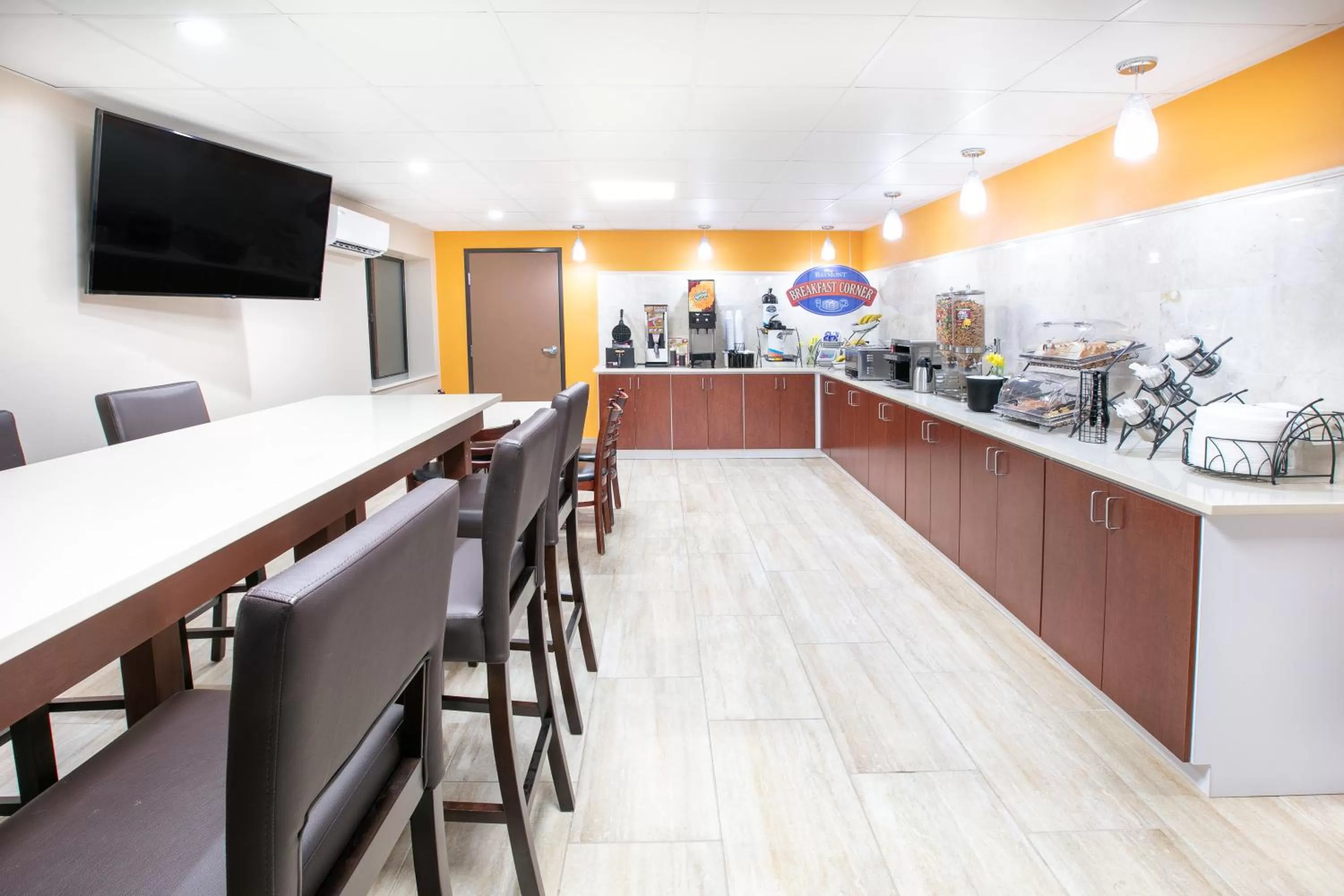 Food and drinks in Baymont by Wyndham Plano