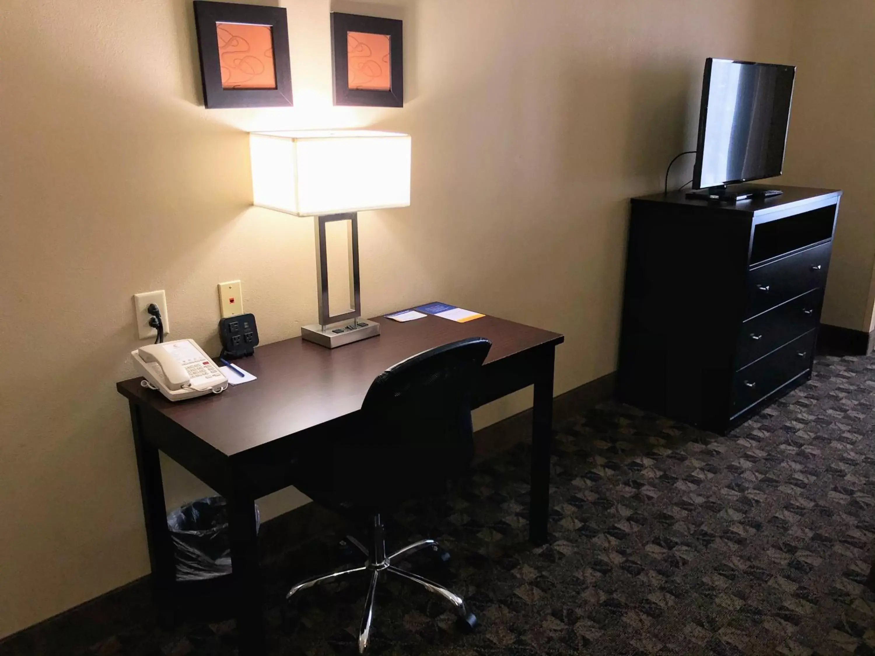 King Suite - Accessible/Non-Smoking in Spark by Hilton Bluffton Hilton Head Island King Suite - Accessible/Non-Smoking in Spark by Hilton Bluffton Hilton Head Island