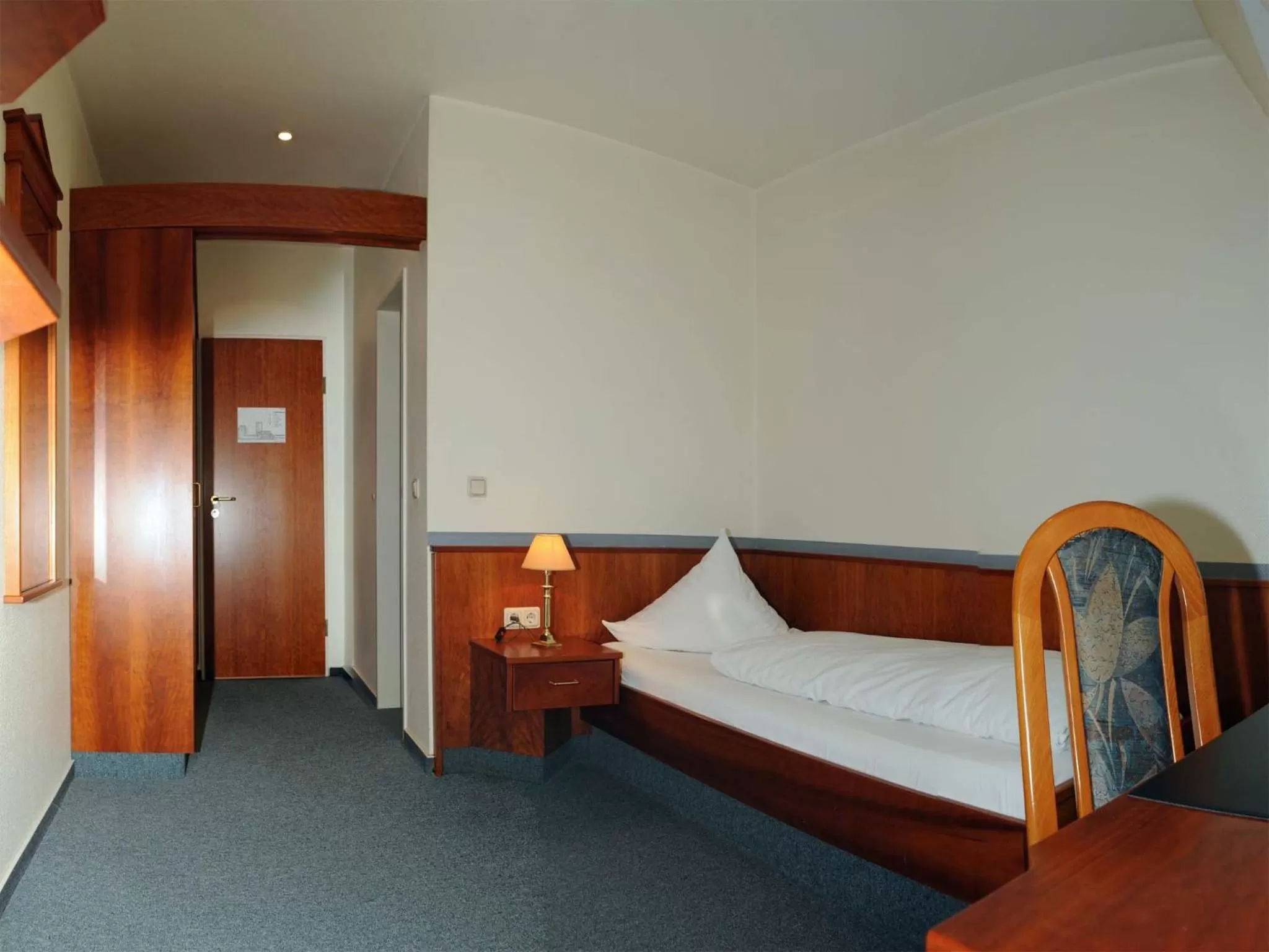 Photo of the whole room, Bed in Hotel-Restaurant Thomsen