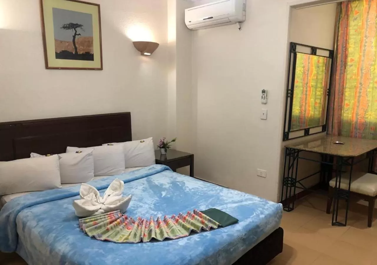 Bedroom, Bed in bonne villa