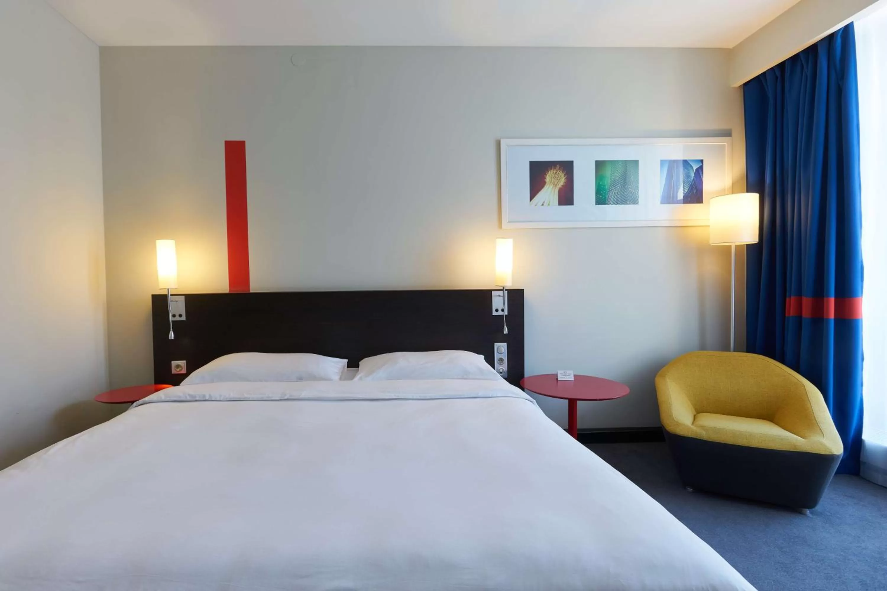 Bed in Park Inn by Radisson Hotel Astana