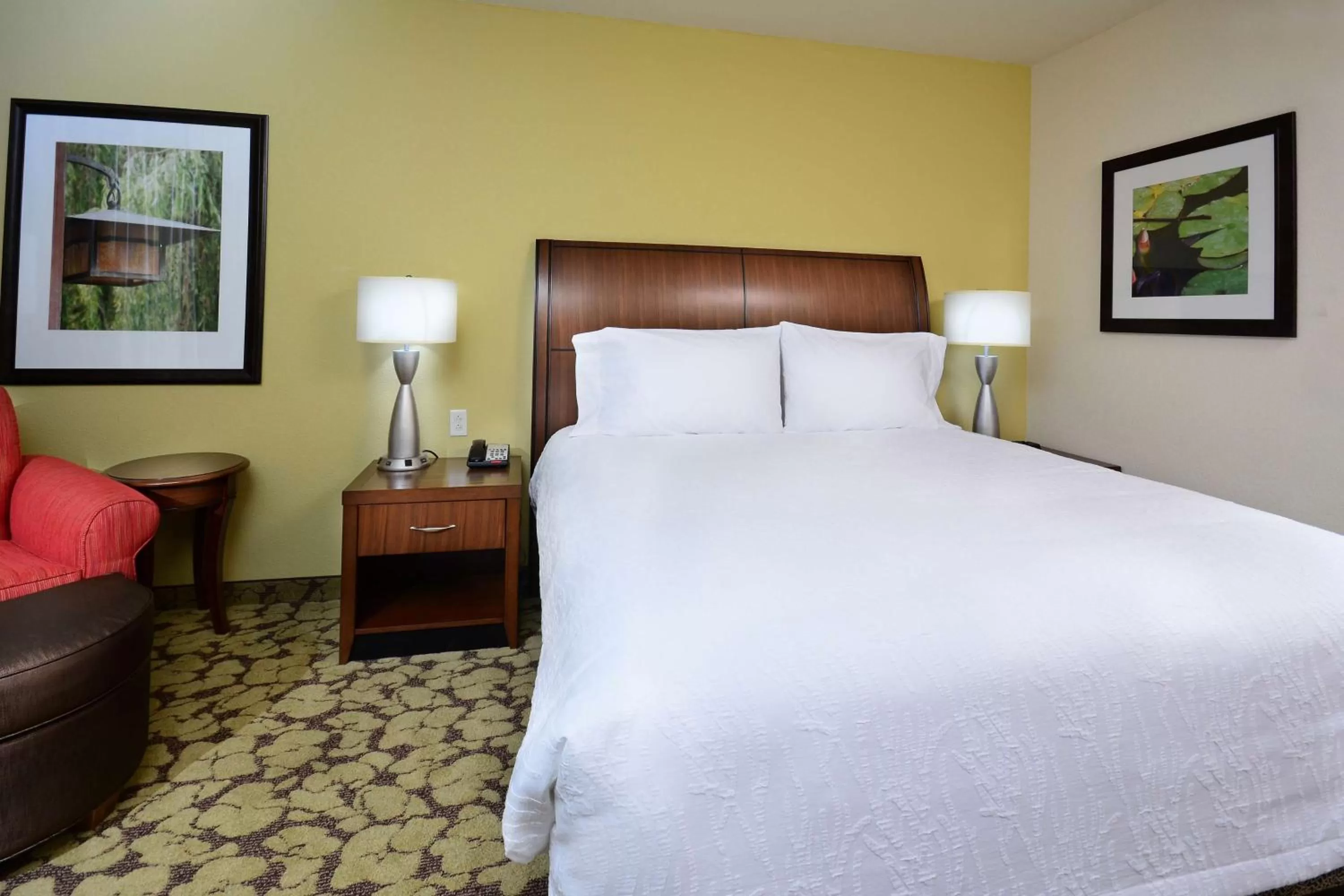 Bed in Hilton Garden Inn Greensboro Airport