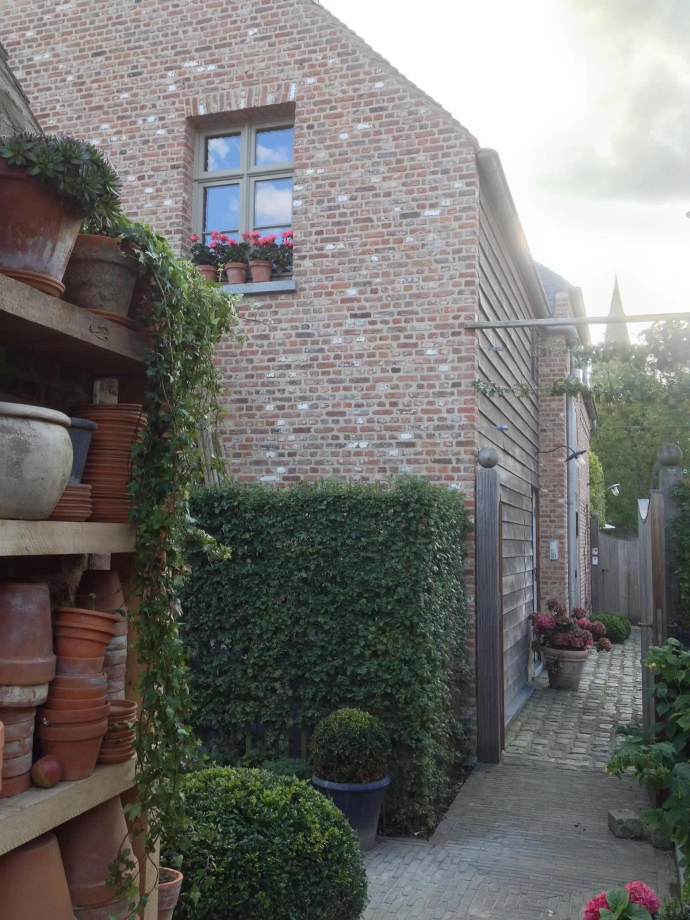 Facade/entrance, Property Building in Guesthouse Villa Vauban