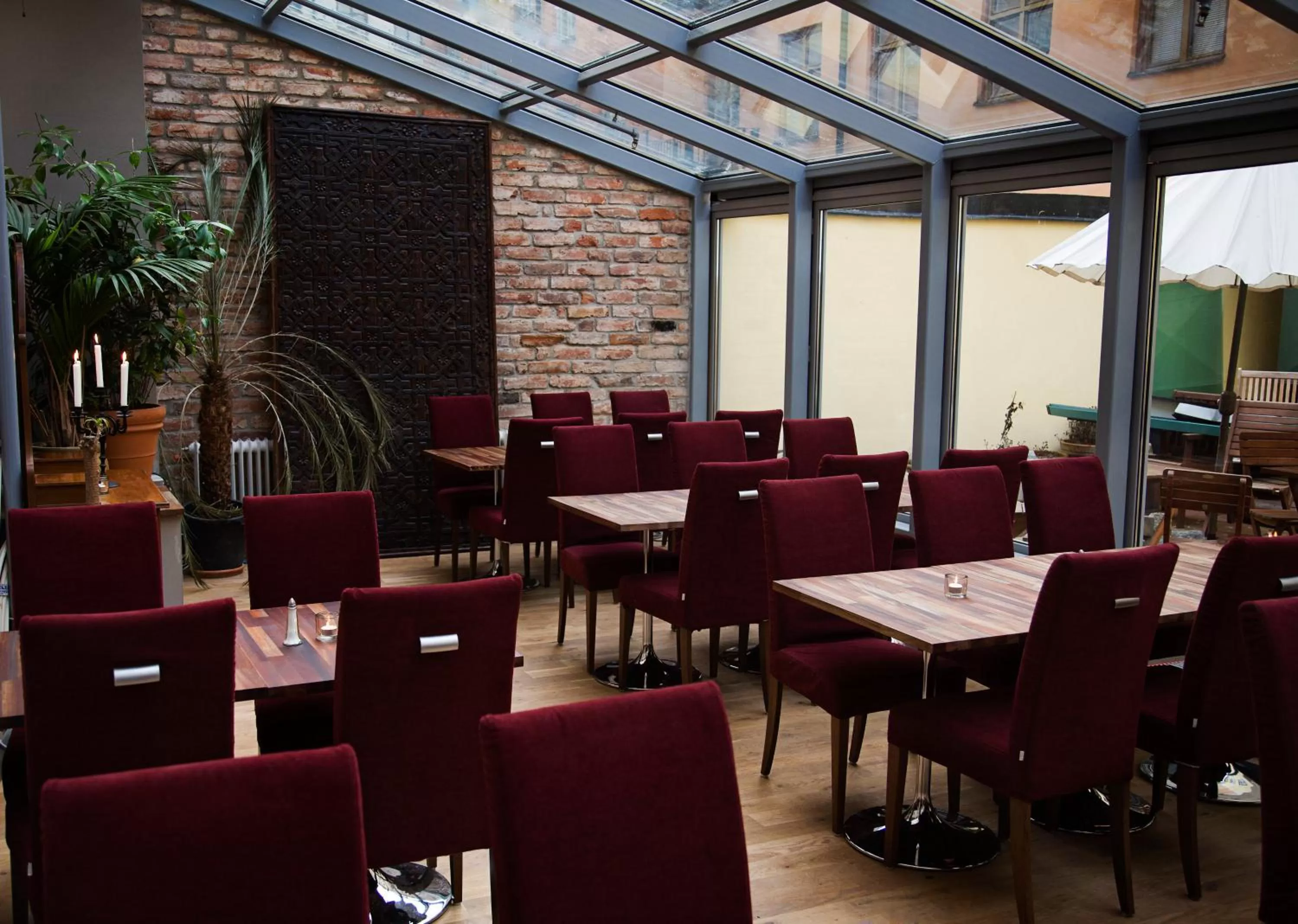 Restaurant/places to eat in Rex Petit